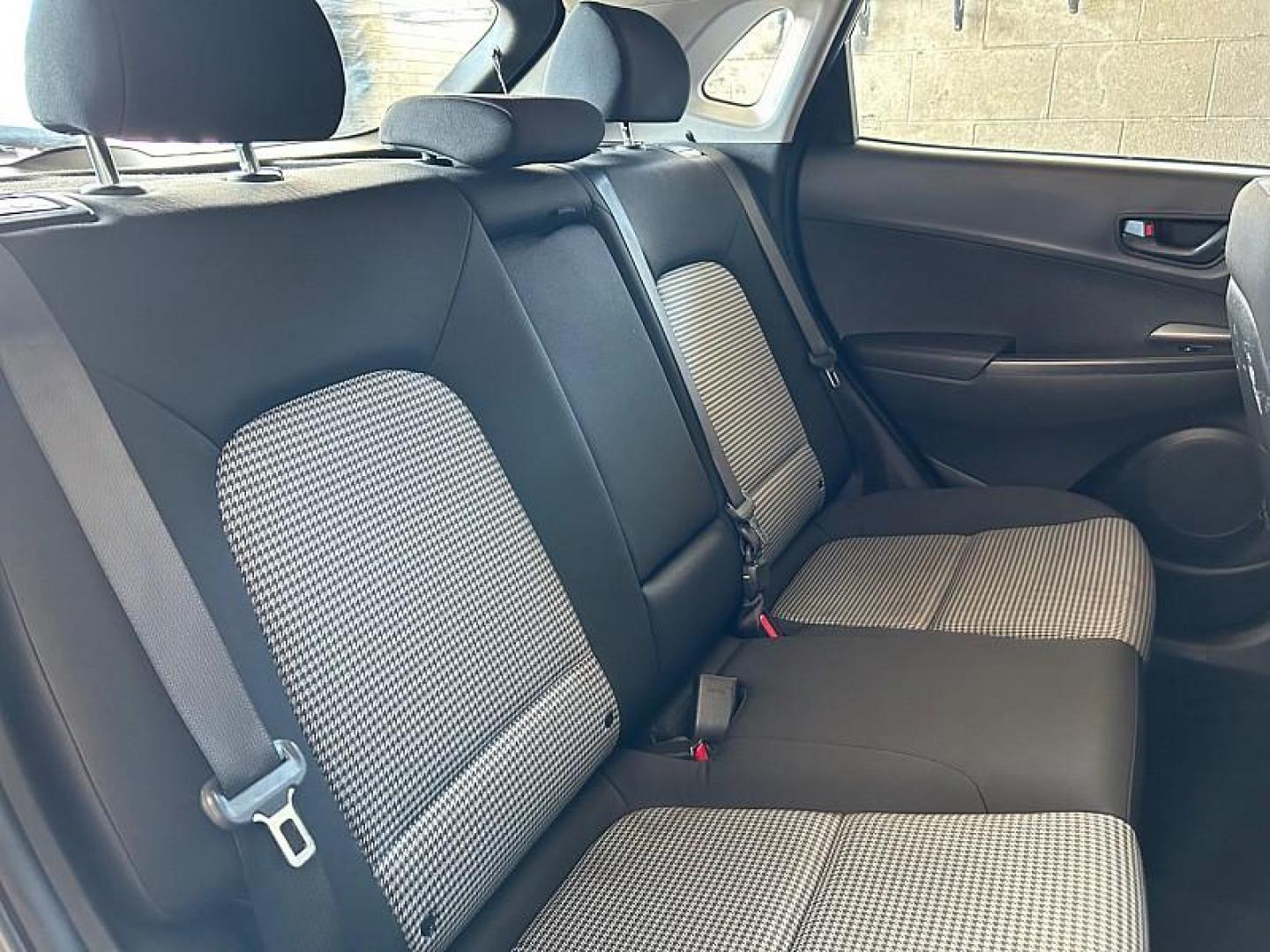 2021 GRAY Hyundai Kona (KM8K12AA7MU) with an 4-Cyl 2.0 Liter engine, Automatic 6-Spd w/Shiftronic transmission, located at 412 Auto Vista Drive, Palmdale, CA, 93551, (661) 945-0620, 34.592636, -118.136681 - Photo#28