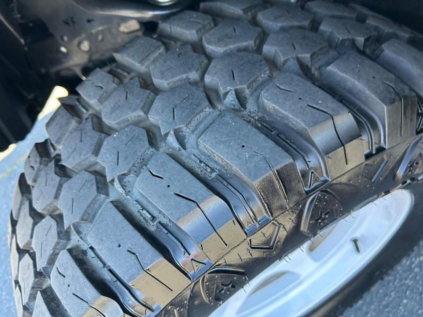 2023 WHITE Toyota Tacoma 2WD (3TMAZ5CN6PM) with an V6 3.5 Liter engine, Automatic 6-Spd transmission, located at 412 Auto Vista Drive, Palmdale, CA, 93551, (661) 945-0620, 34.592636, -118.136681 - Photo#15