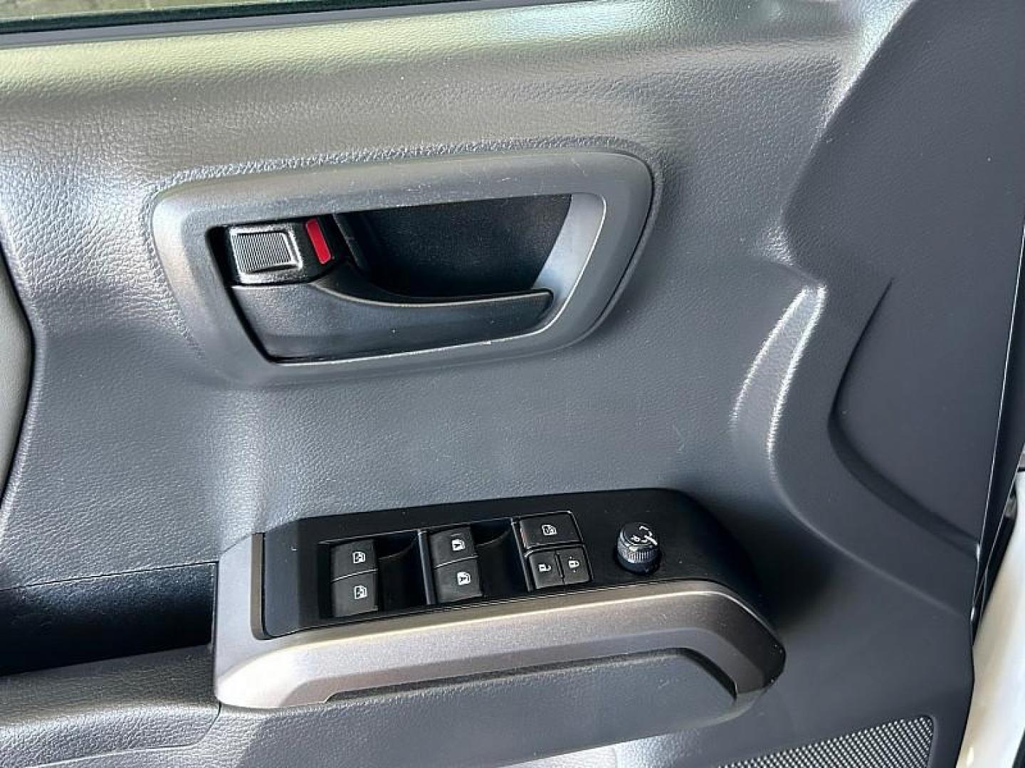 2023 WHITE Toyota Tacoma 2WD (3TMAZ5CN6PM) with an V6 3.5 Liter engine, Automatic 6-Spd transmission, located at 412 Auto Vista Drive, Palmdale, CA, 93551, (661) 945-0620, 34.592636, -118.136681 - Photo#31