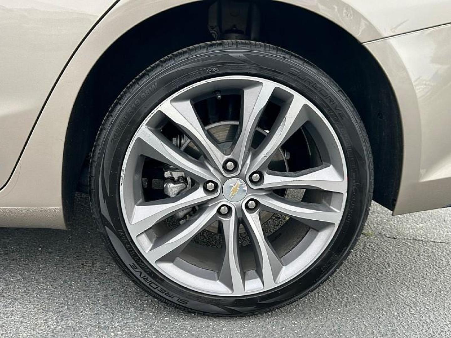 2024 GRAY Ford Expedition (1FMJU1K80RE) with an V6 EcoBoost Twin Turbo 3.5 Liter engine, Automatic 10-Spd w/SelectShift transmission, located at 412 Auto Vista Drive, Palmdale, CA, 93551, (661) 945-0620, 34.592636, -118.136681 - Photo#27