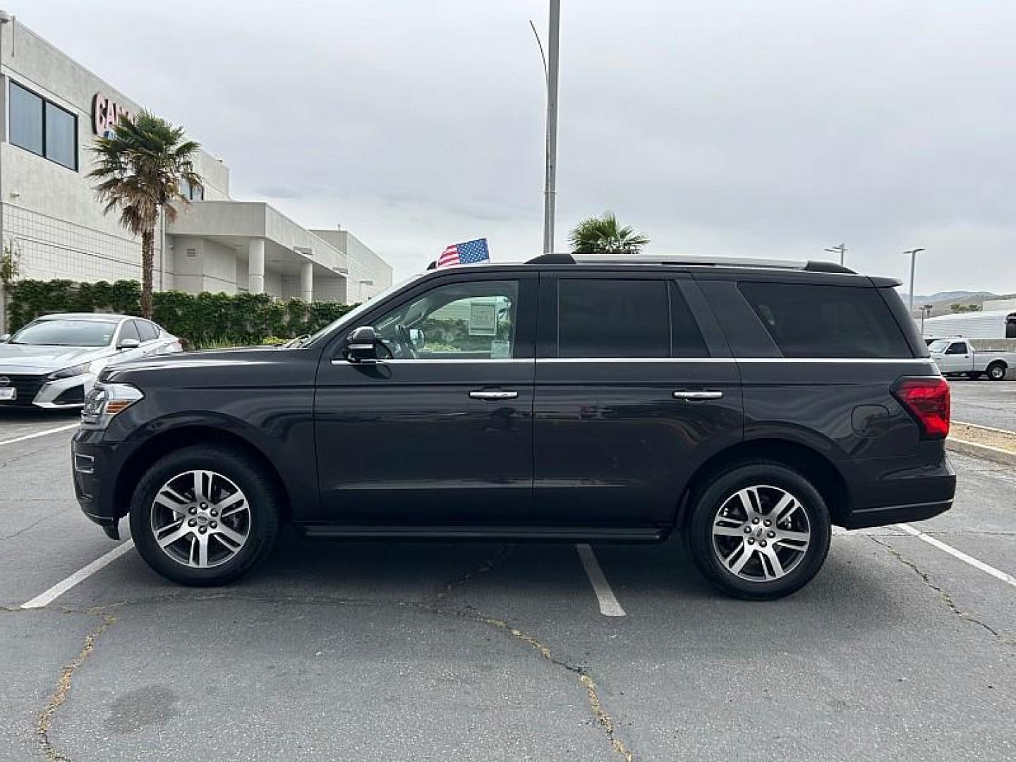 2024 GRAY Ford Expedition (1FMJU1K80RE) with an V6 EcoBoost Twin Turbo 3.5 Liter engine, Automatic 10-Spd w/SelectShift transmission, located at 412 Auto Vista Drive, Palmdale, CA, 93551, (661) 945-0620, 34.592636, -118.136681 - Photo#12