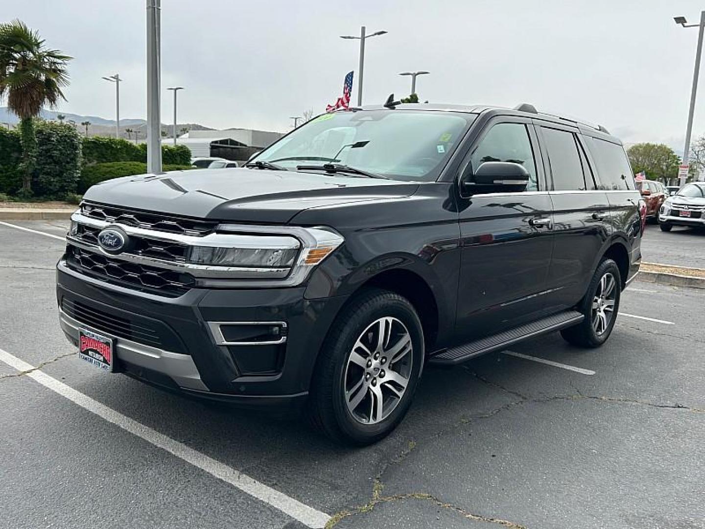 2024 GRAY Ford Expedition (1FMJU1K80RE) with an V6 EcoBoost Twin Turbo 3.5 Liter engine, Automatic 10-Spd w/SelectShift transmission, located at 412 Auto Vista Drive, Palmdale, CA, 93551, (661) 945-0620, 34.592636, -118.136681 - Photo#14