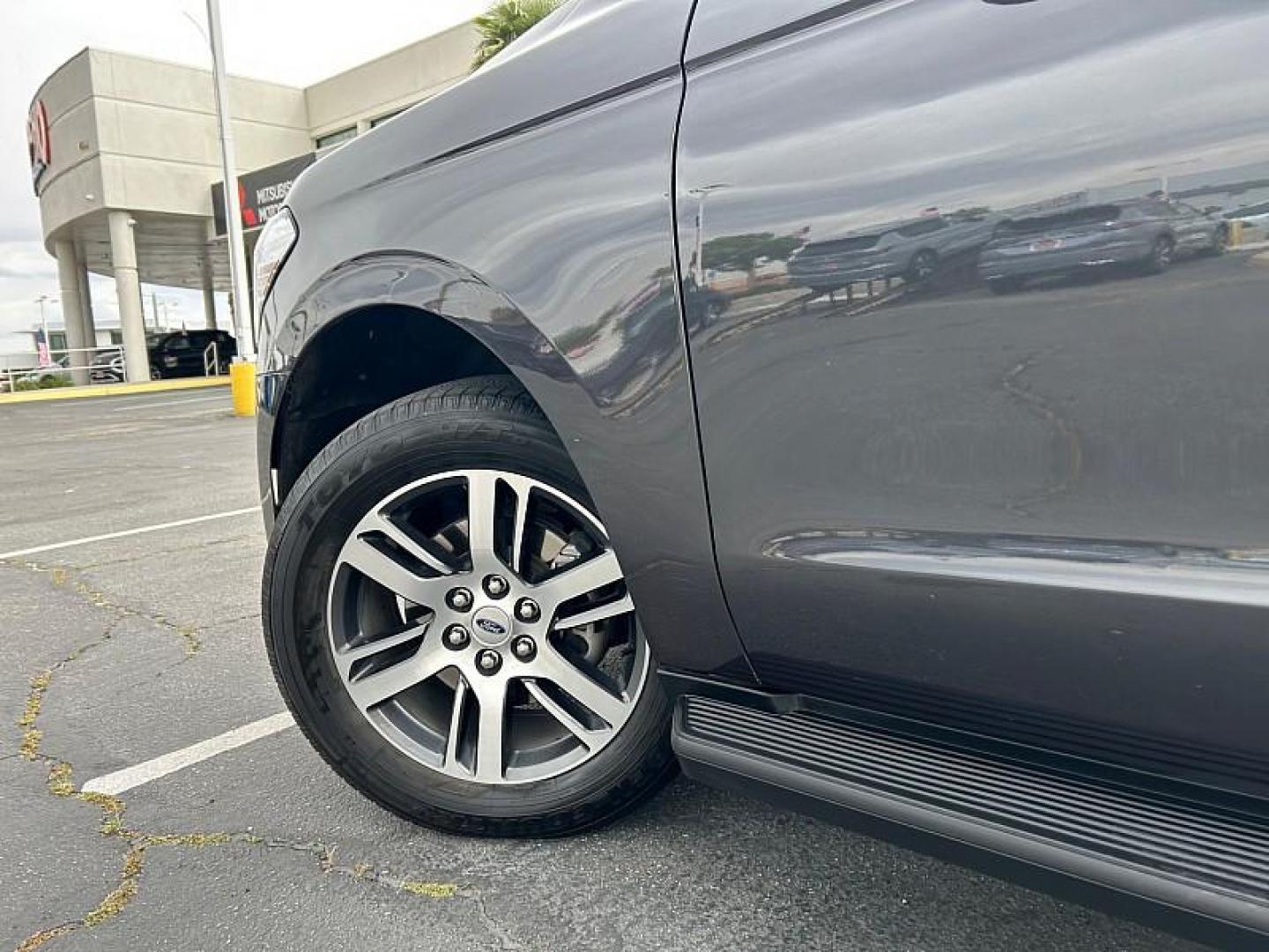 2024 GRAY Ford Expedition (1FMJU1K80RE) with an V6 EcoBoost Twin Turbo 3.5 Liter engine, Automatic 10-Spd w/SelectShift transmission, located at 412 Auto Vista Drive, Palmdale, CA, 93551, (661) 945-0620, 34.592636, -118.136681 - Photo#18