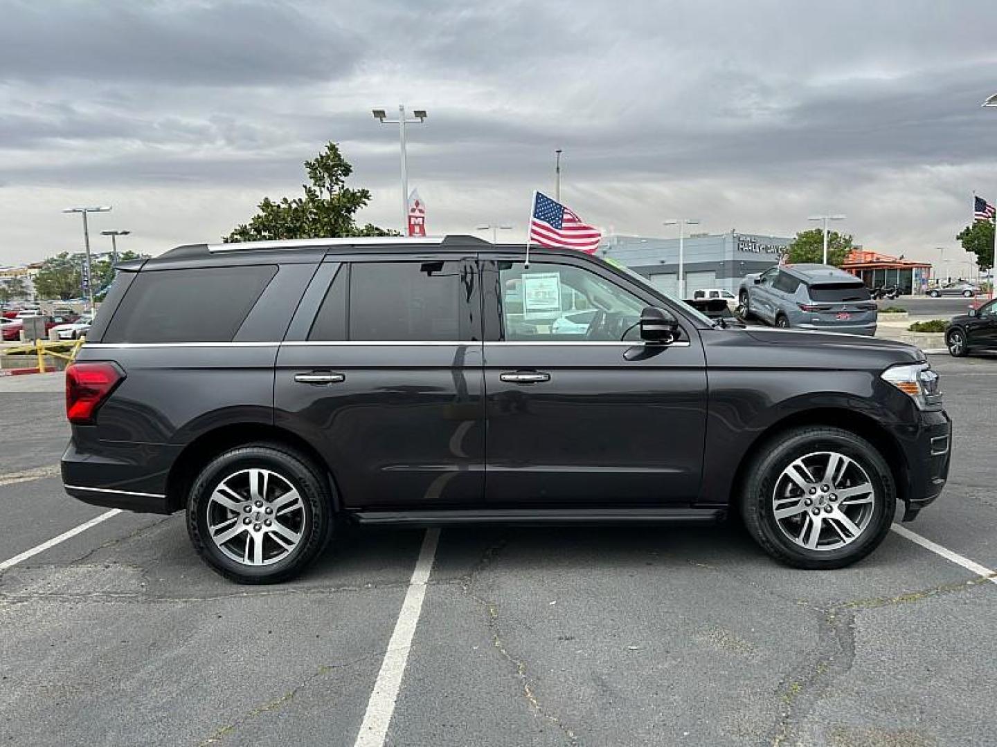 2024 GRAY Ford Expedition (1FMJU1K80RE) with an V6 EcoBoost Twin Turbo 3.5 Liter engine, Automatic 10-Spd w/SelectShift transmission, located at 412 Auto Vista Drive, Palmdale, CA, 93551, (661) 945-0620, 34.592636, -118.136681 - Photo#24