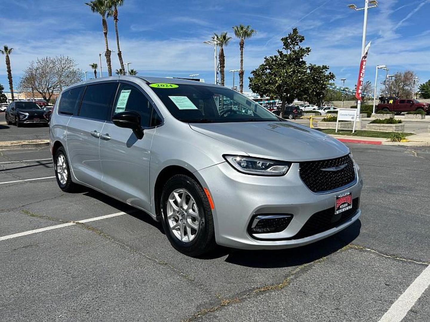 2024 SILVER Chrysler Pacifica (2C4RC1BG2RR) with an V6 3.6 Liter engine, Automatic 9-Spd transmission, located at 412 Auto Vista Drive, Palmdale, CA, 93551, (661) 945-0620, 34.592636, -118.136681 - Photo#0