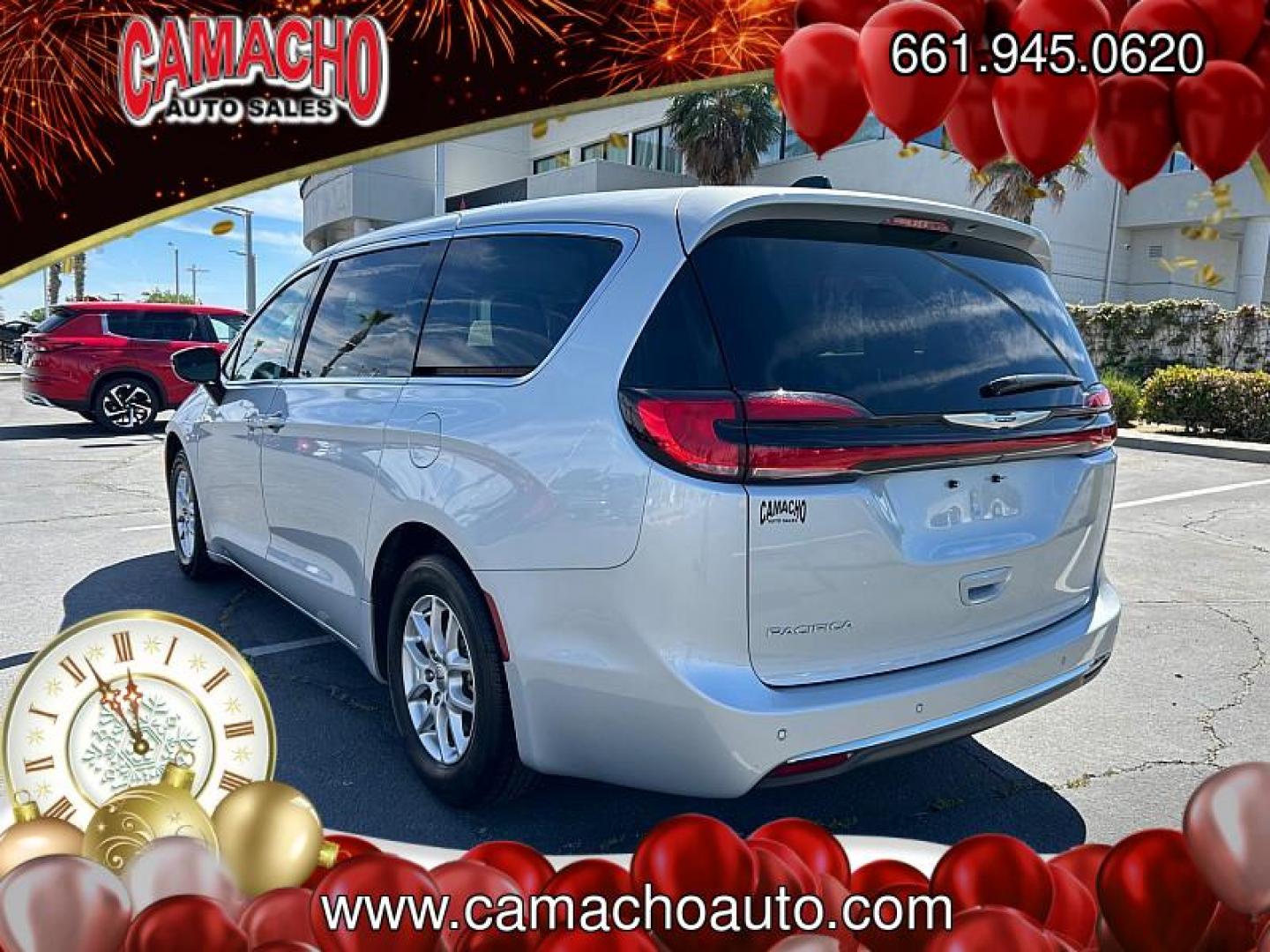 2024 SILVER Chrysler Pacifica (2C4RC1BG2RR) with an V6 3.6 Liter engine, Automatic 9-Spd transmission, located at 412 Auto Vista Drive, Palmdale, CA, 93551, (661) 945-0620, 34.592636, -118.136681 - Photo#4
