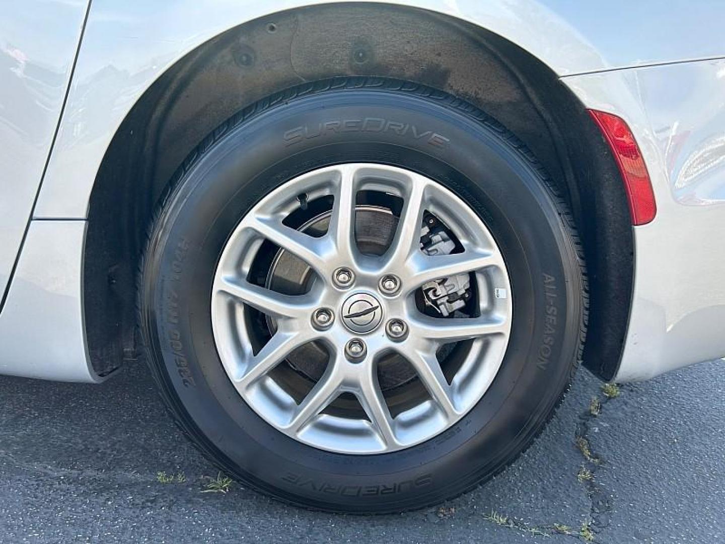 2024 SILVER Chrysler Pacifica (2C4RC1BG2RR) with an V6 3.6 Liter engine, Automatic 9-Spd transmission, located at 412 Auto Vista Drive, Palmdale, CA, 93551, (661) 945-0620, 34.592636, -118.136681 - Photo#12