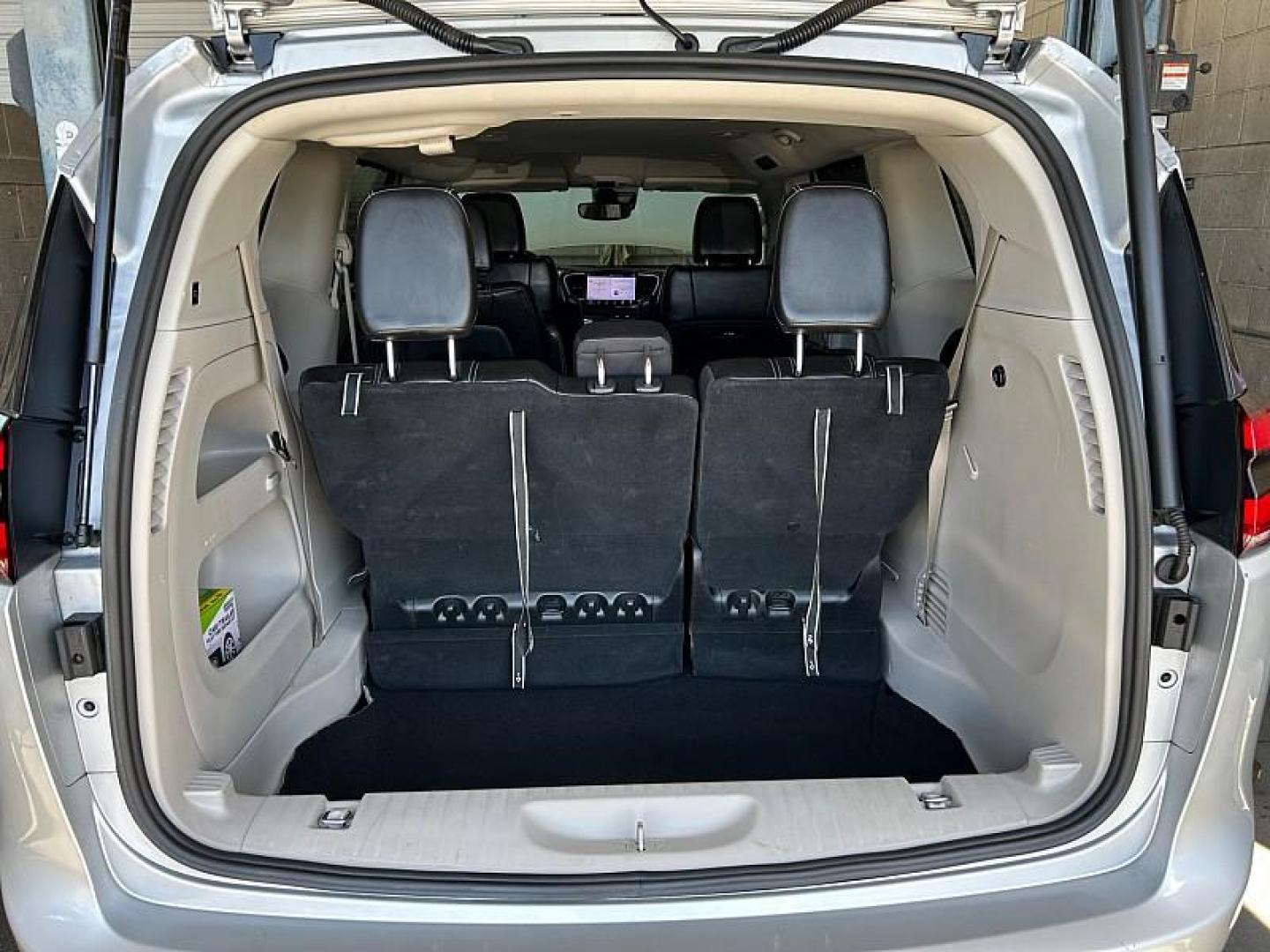 2024 SILVER Chrysler Pacifica (2C4RC1BG2RR) with an V6 3.6 Liter engine, Automatic 9-Spd transmission, located at 412 Auto Vista Drive, Palmdale, CA, 93551, (661) 945-0620, 34.592636, -118.136681 - Photo#24