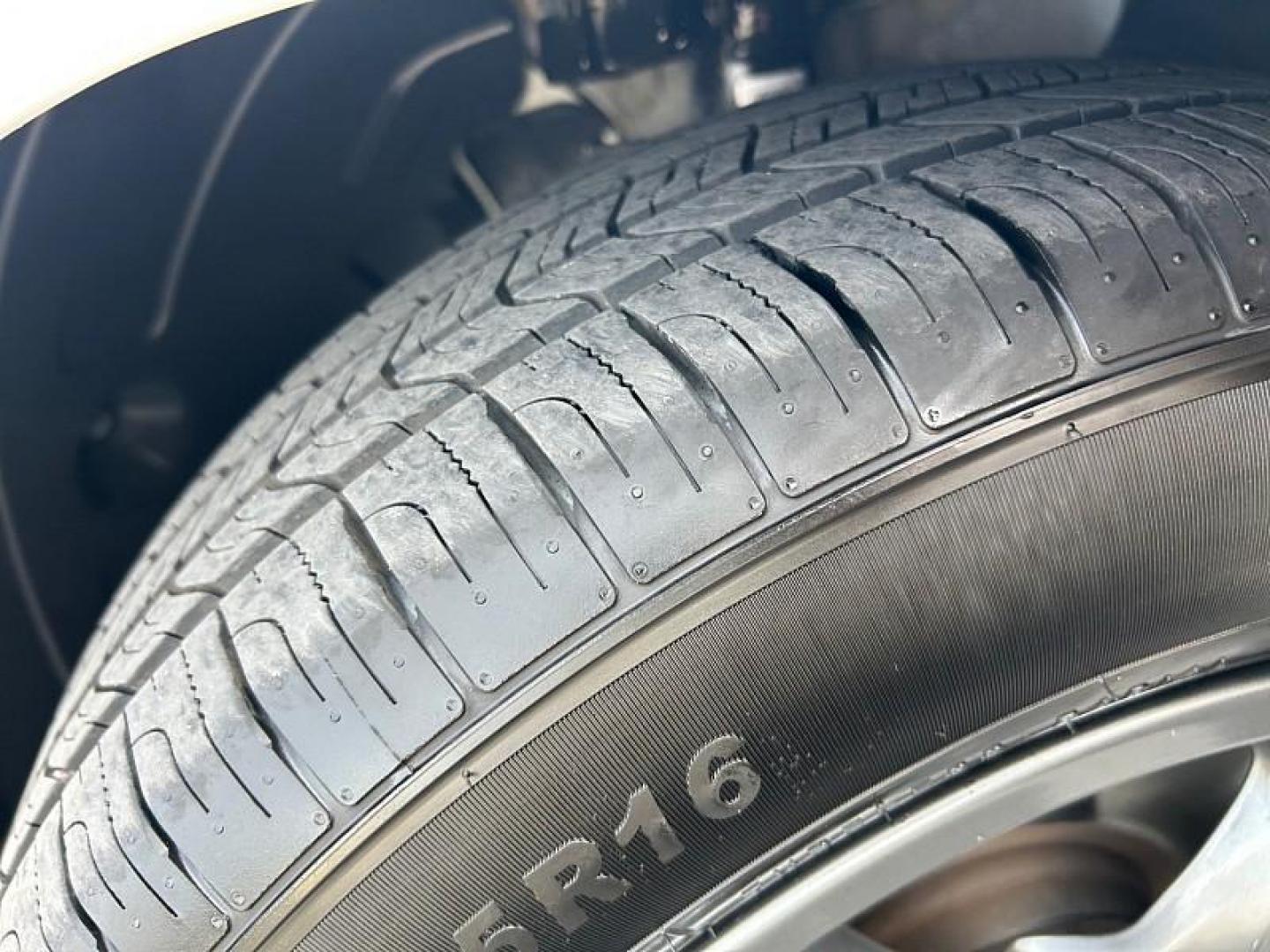 2023 WHITE Kia K5 (5XXG14J26PG) with an 4-Cyl Turbo 1.6 Liter engine, Automatic 8-Spd transmission, located at 412 Auto Vista Drive, Palmdale, CA, 93551, (661) 945-0620, 34.592636, -118.136681 - Photo#9