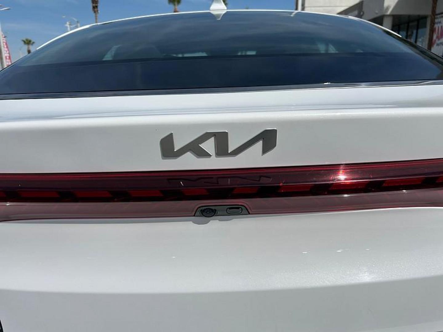 2023 WHITE Kia K5 (5XXG14J26PG) with an 4-Cyl Turbo 1.6 Liter engine, Automatic 8-Spd transmission, located at 412 Auto Vista Drive, Palmdale, CA, 93551, (661) 945-0620, 34.592636, -118.136681 - Photo#15