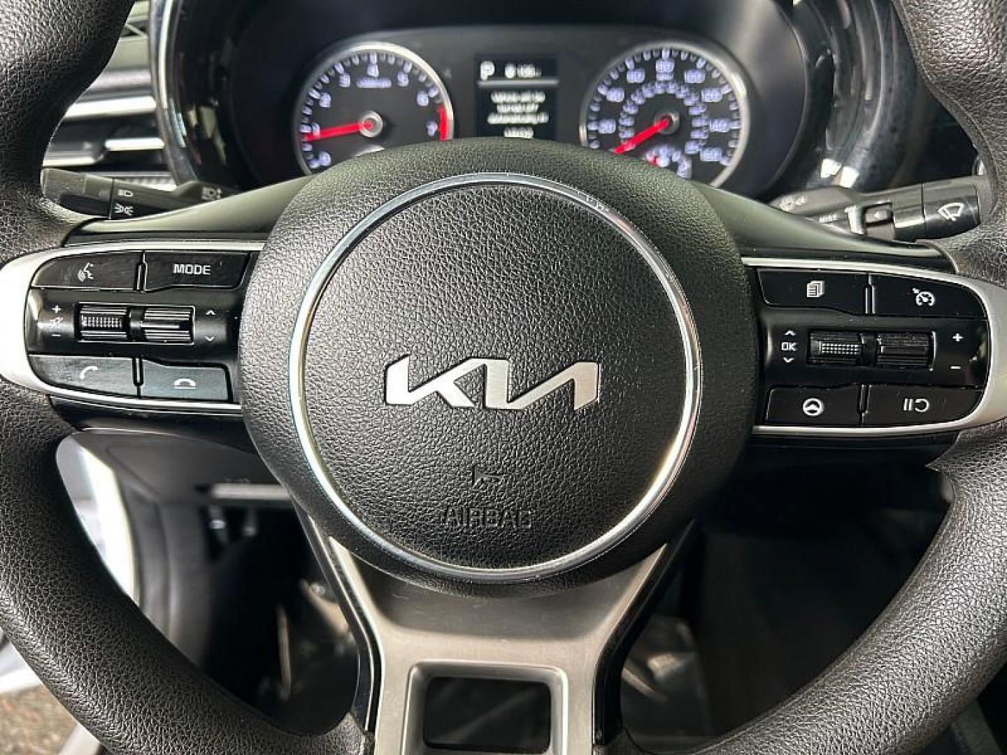 2023 WHITE Kia K5 (5XXG14J26PG) with an 4-Cyl Turbo 1.6 Liter engine, Automatic 8-Spd transmission, located at 412 Auto Vista Drive, Palmdale, CA, 93551, (661) 945-0620, 34.592636, -118.136681 - Photo#20