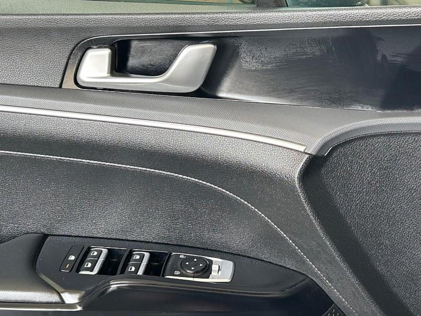 2023 WHITE Kia K5 (5XXG14J26PG) with an 4-Cyl Turbo 1.6 Liter engine, Automatic 8-Spd transmission, located at 412 Auto Vista Drive, Palmdale, CA, 93551, (661) 945-0620, 34.592636, -118.136681 - Photo#27