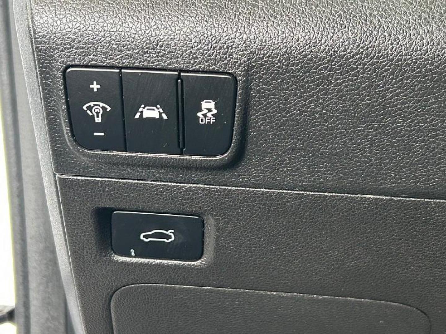 2023 WHITE Kia K5 (5XXG14J26PG) with an 4-Cyl Turbo 1.6 Liter engine, Automatic 8-Spd transmission, located at 412 Auto Vista Drive, Palmdale, CA, 93551, (661) 945-0620, 34.592636, -118.136681 - Photo#28