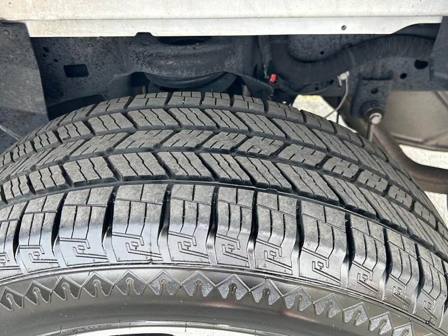 2024 WHITE Ram 1500 2WD (1C6RREJT7RN) with an 8-Cyl 5.7 Liter engine, Automatic 8-Spd transmission, located at 412 Auto Vista Drive, Palmdale, CA, 93551, (661) 945-0620, 34.592636, -118.136681 - Photo#15