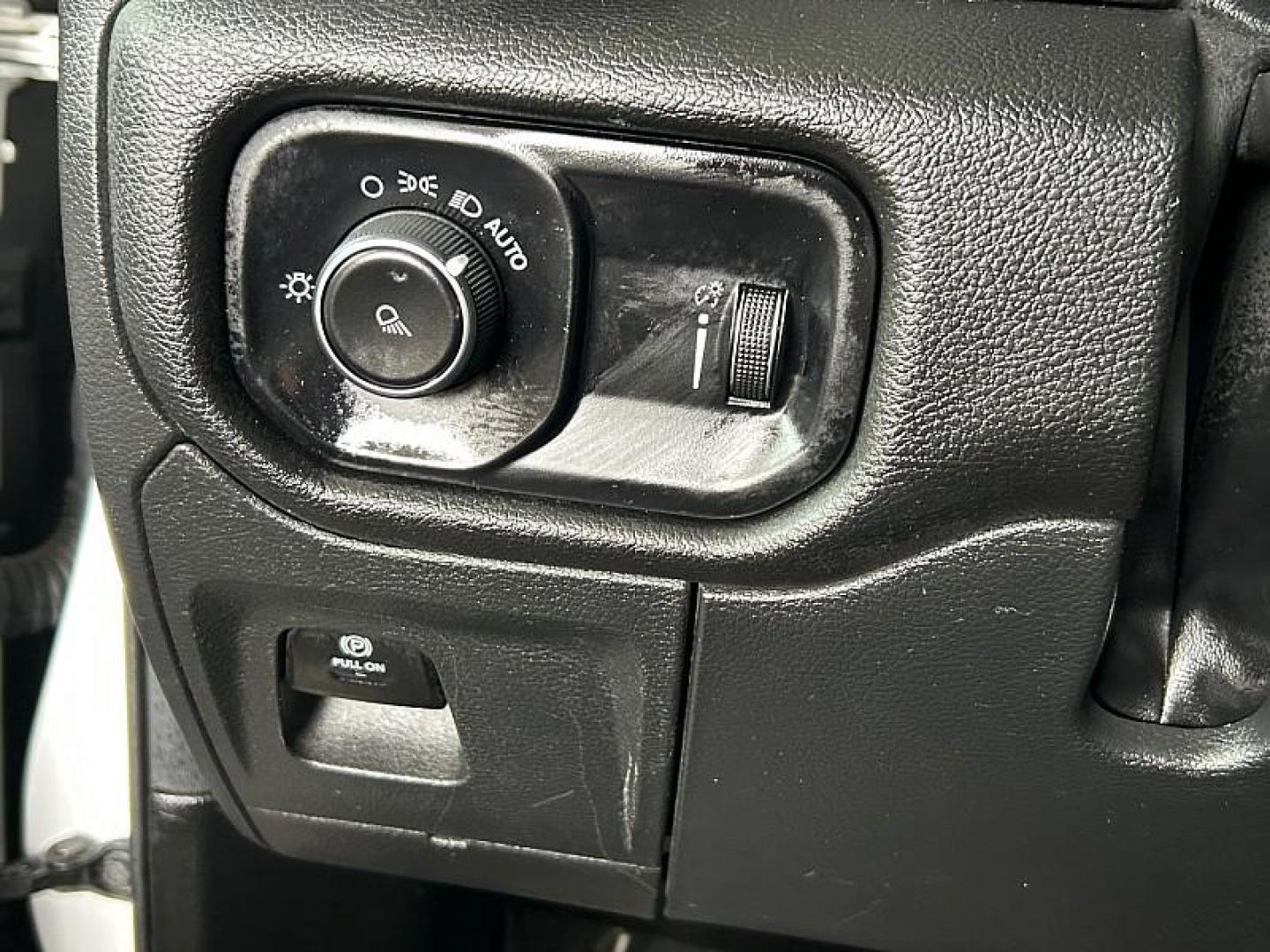 2024 WHITE Ram 1500 2WD (1C6RREJT7RN) with an 8-Cyl 5.7 Liter engine, Automatic 8-Spd transmission, located at 412 Auto Vista Drive, Palmdale, CA, 93551, (661) 945-0620, 34.592636, -118.136681 - Photo#24