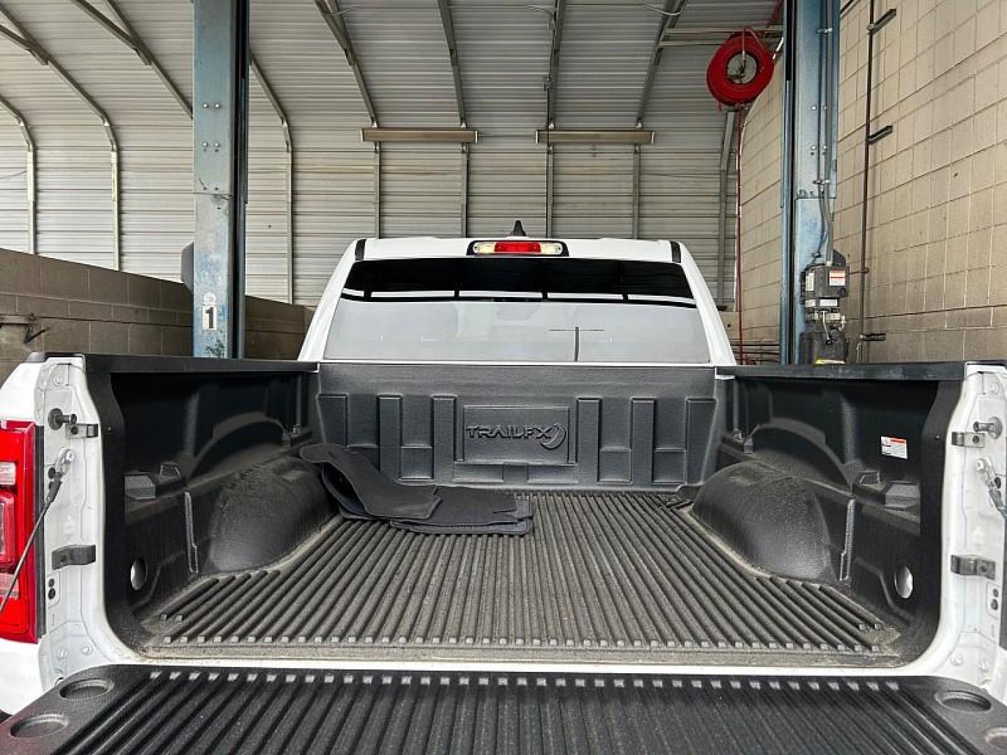 2024 WHITE Ram 1500 2WD (1C6RREJT7RN) with an 8-Cyl 5.7 Liter engine, Automatic 8-Spd transmission, located at 412 Auto Vista Drive, Palmdale, CA, 93551, (661) 945-0620, 34.592636, -118.136681 - Photo#29