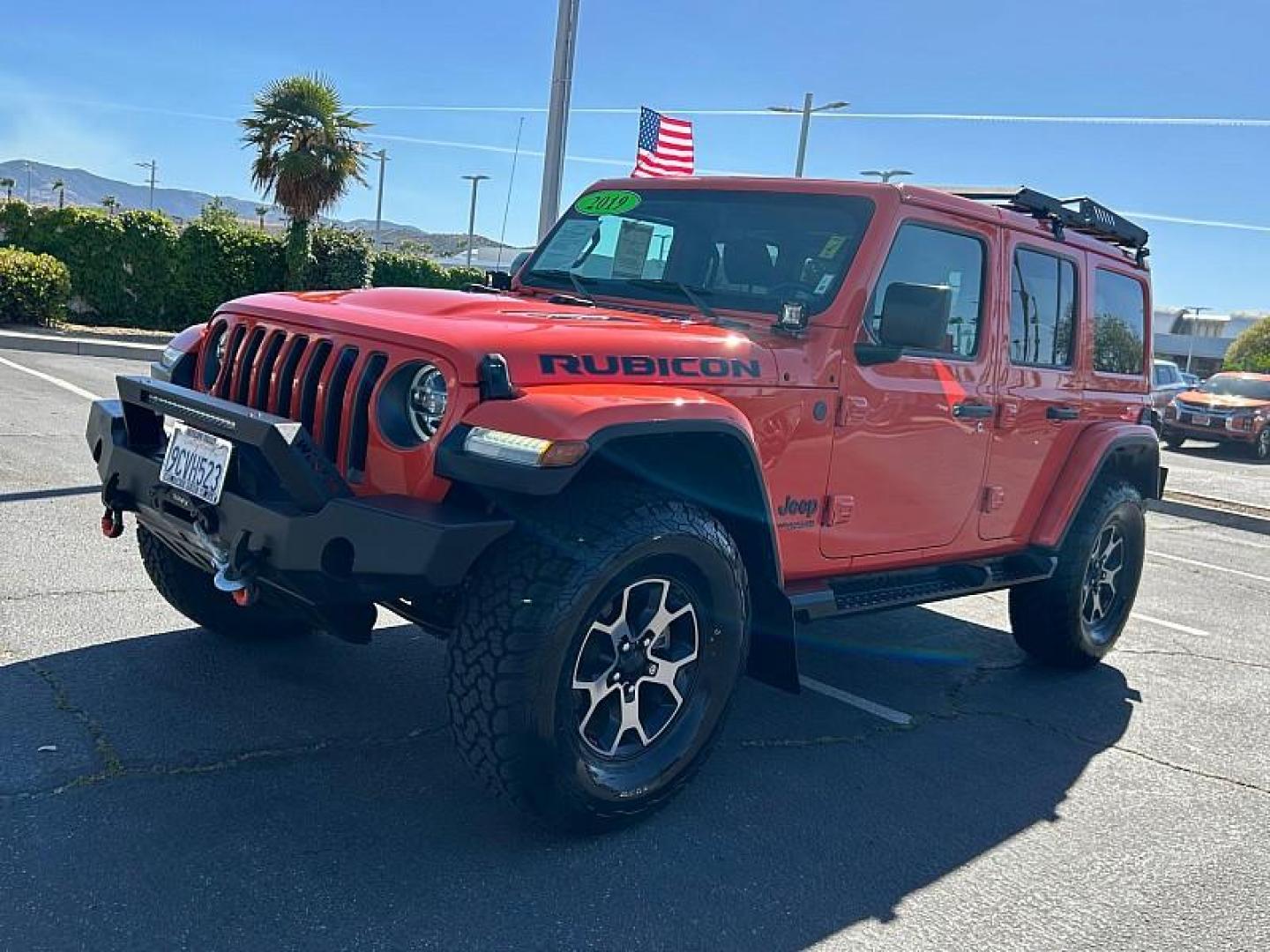 2019 ORANGE Jeep Wrangler Unlimited (1C4HJXFG1KW) with an 6-Cyl 3.6 Liter engine, Automatic transmission, located at 412 Auto Vista Drive, Palmdale, CA, 93551, (661) 945-0620, 34.592636, -118.136681 - Photo#8