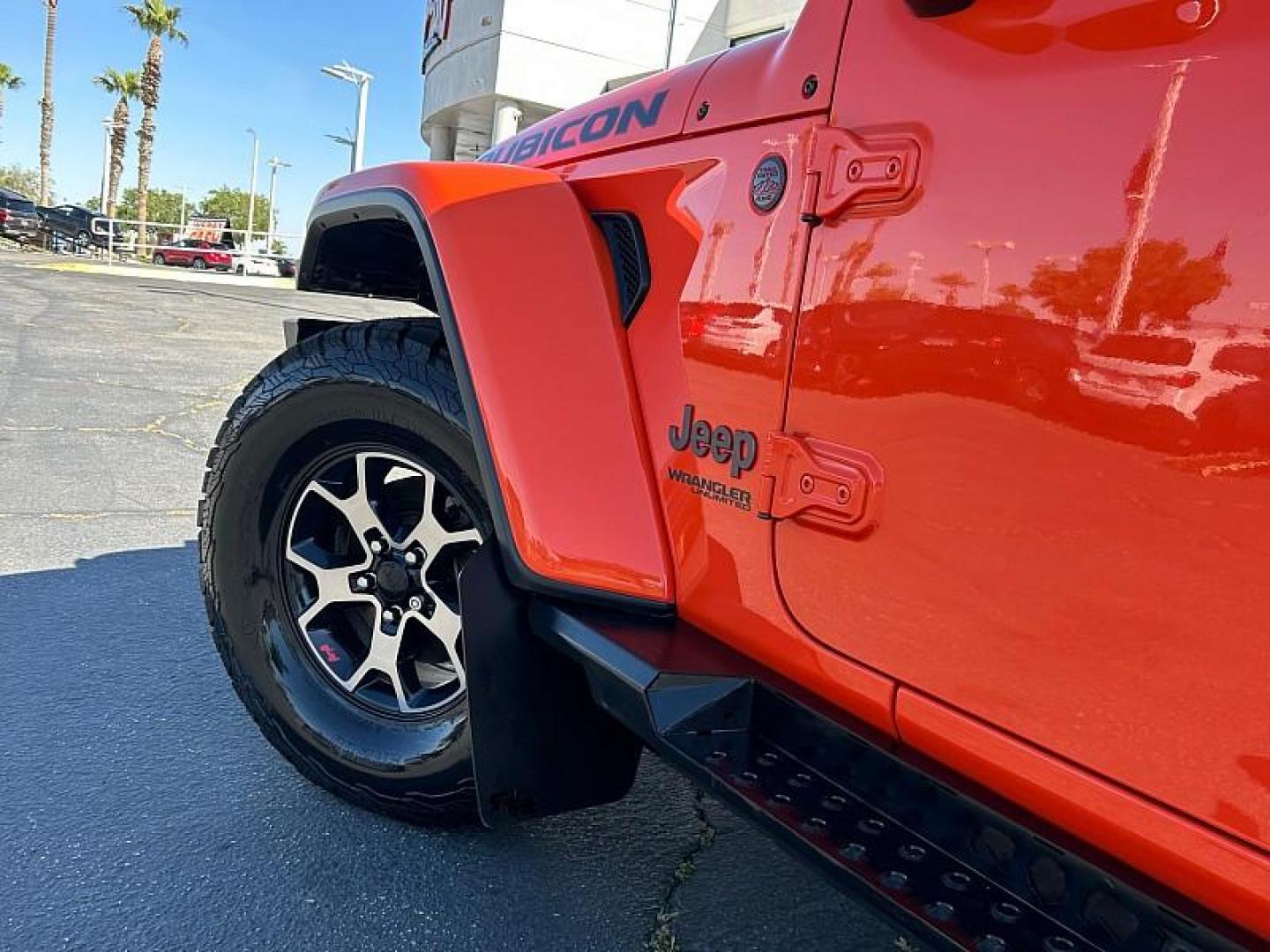 2019 ORANGE Jeep Wrangler Unlimited (1C4HJXFG1KW) with an 6-Cyl 3.6 Liter engine, Automatic transmission, located at 412 Auto Vista Drive, Palmdale, CA, 93551, (661) 945-0620, 34.592636, -118.136681 - Photo#14