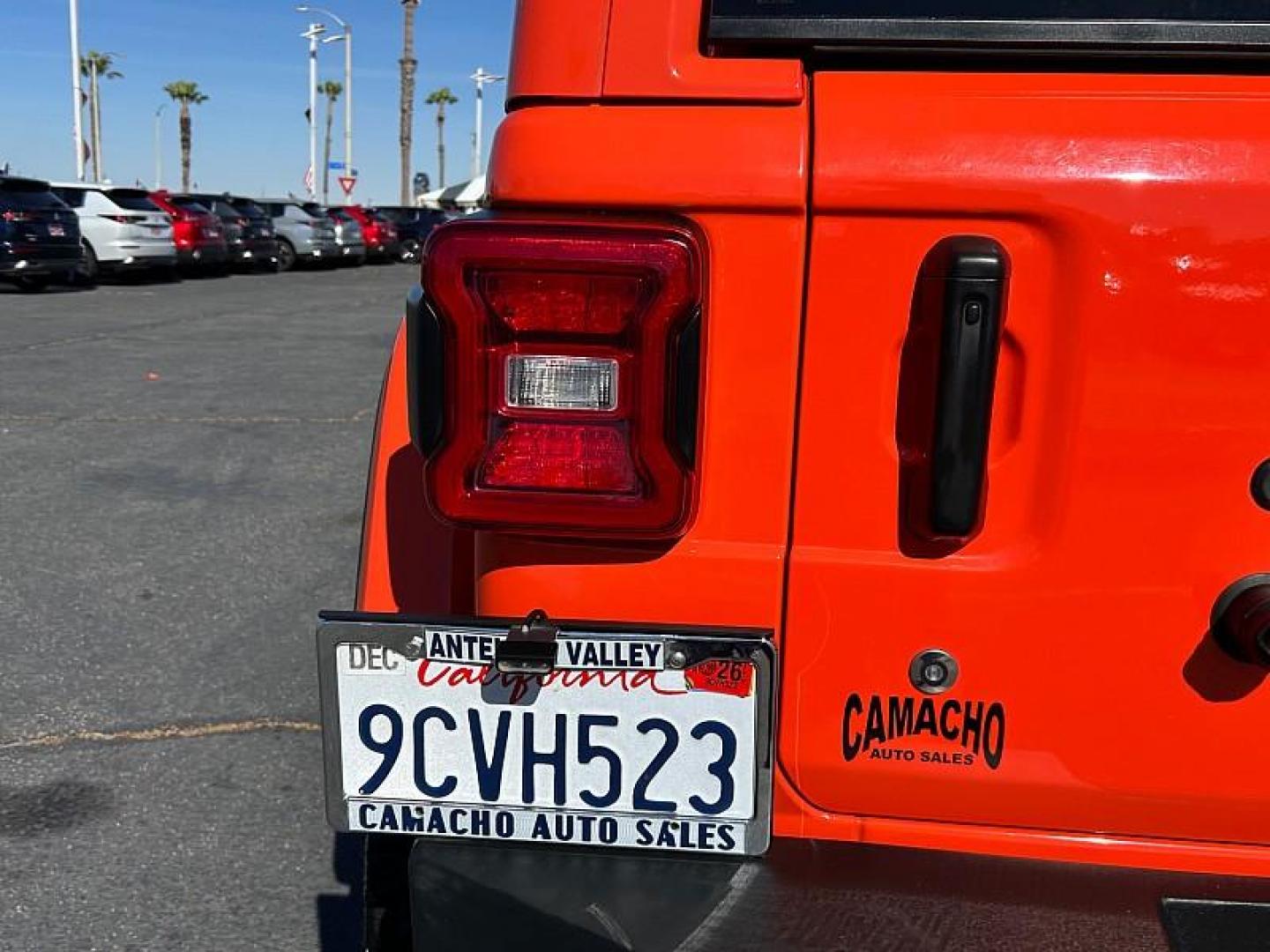 2019 ORANGE Jeep Wrangler Unlimited (1C4HJXFG1KW) with an 6-Cyl 3.6 Liter engine, Automatic transmission, located at 412 Auto Vista Drive, Palmdale, CA, 93551, (661) 945-0620, 34.592636, -118.136681 - Photo#15