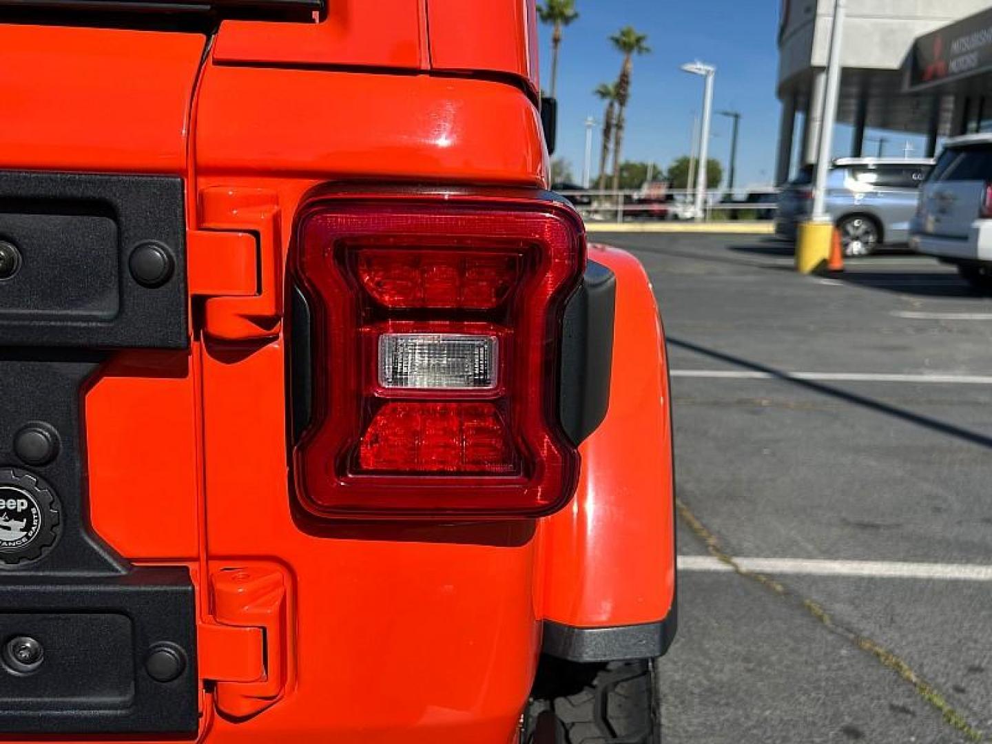 2019 ORANGE Jeep Wrangler Unlimited (1C4HJXFG1KW) with an 6-Cyl 3.6 Liter engine, Automatic transmission, located at 412 Auto Vista Drive, Palmdale, CA, 93551, (661) 945-0620, 34.592636, -118.136681 - Photo#16
