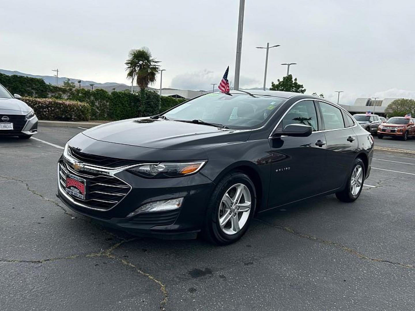 2023 DK GRAY Chevrolet Malibu (1G1ZD5ST5PF) with an 4-Cyl Turbo 1.5 Liter engine, Automatic CVT transmission, located at 412 Auto Vista Drive, Palmdale, CA, 93551, (661) 945-0620, 34.592636, -118.136681 - Photo#2