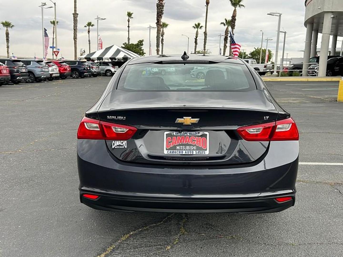 2023 DK GRAY Chevrolet Malibu (1G1ZD5ST5PF) with an 4-Cyl Turbo 1.5 Liter engine, Automatic CVT transmission, located at 412 Auto Vista Drive, Palmdale, CA, 93551, (661) 945-0620, 34.592636, -118.136681 - Photo#5