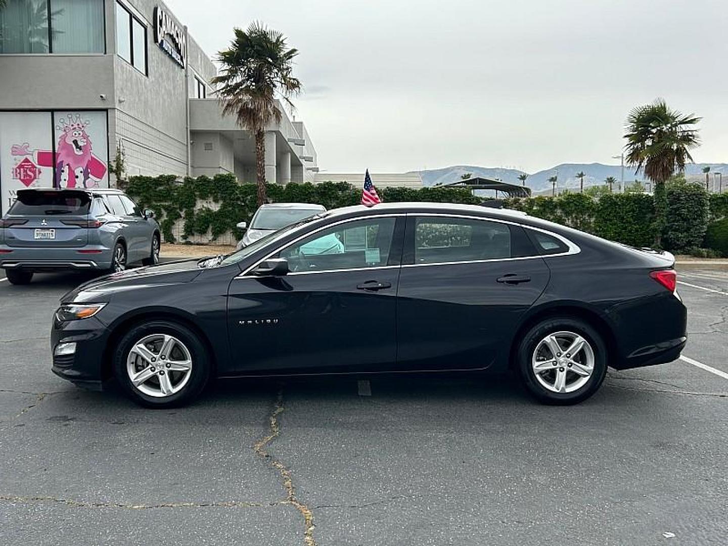 2023 DK GRAY Chevrolet Malibu (1G1ZD5ST5PF) with an 4-Cyl Turbo 1.5 Liter engine, Automatic CVT transmission, located at 412 Auto Vista Drive, Palmdale, CA, 93551, (661) 945-0620, 34.592636, -118.136681 - Photo#7