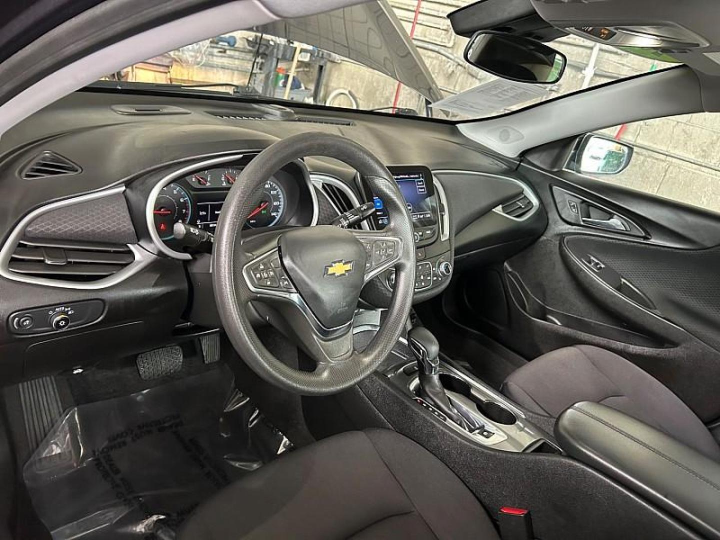 2023 DK GRAY Chevrolet Malibu (1G1ZD5ST5PF) with an 4-Cyl Turbo 1.5 Liter engine, Automatic CVT transmission, located at 412 Auto Vista Drive, Palmdale, CA, 93551, (661) 945-0620, 34.592636, -118.136681 - Photo#9