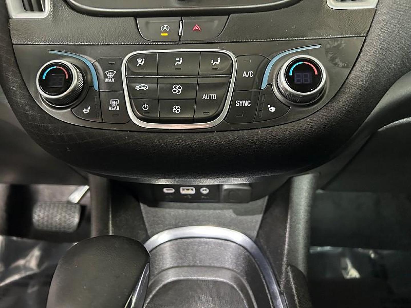 2023 DK GRAY Chevrolet Malibu (1G1ZD5ST5PF) with an 4-Cyl Turbo 1.5 Liter engine, Automatic CVT transmission, located at 412 Auto Vista Drive, Palmdale, CA, 93551, (661) 945-0620, 34.592636, -118.136681 - Photo#14