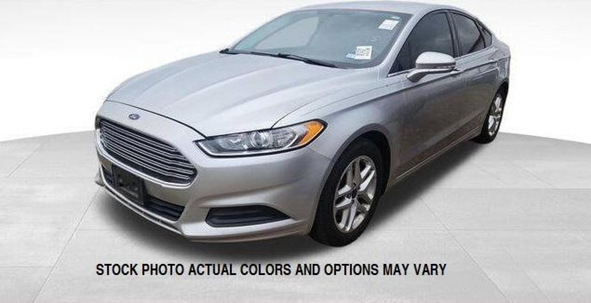 2016 SILVER Ford Fusion (3FA6P0H7XGR) with an 4-Cyl 2.5 Liter engine, Automatic transmission, located at 412 Auto Vista Drive, Palmdale, CA, 93551, (661) 945-0620, 34.592636, -118.136681 - Photo#0