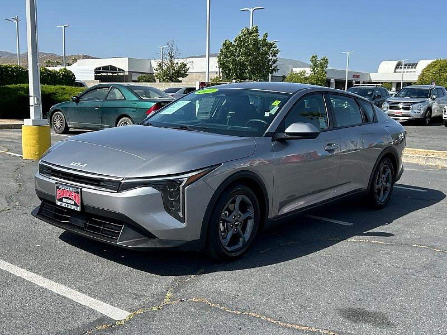 2025 GRAY Kia K4 (3KPFT4DEXSE) with an 4-Cyl 2.0 Liter engine, Automatic IVT transmission, located at 412 Auto Vista Drive, Palmdale, CA, 93551, (661) 945-0620, 34.592636, -118.136681 - Photo#6