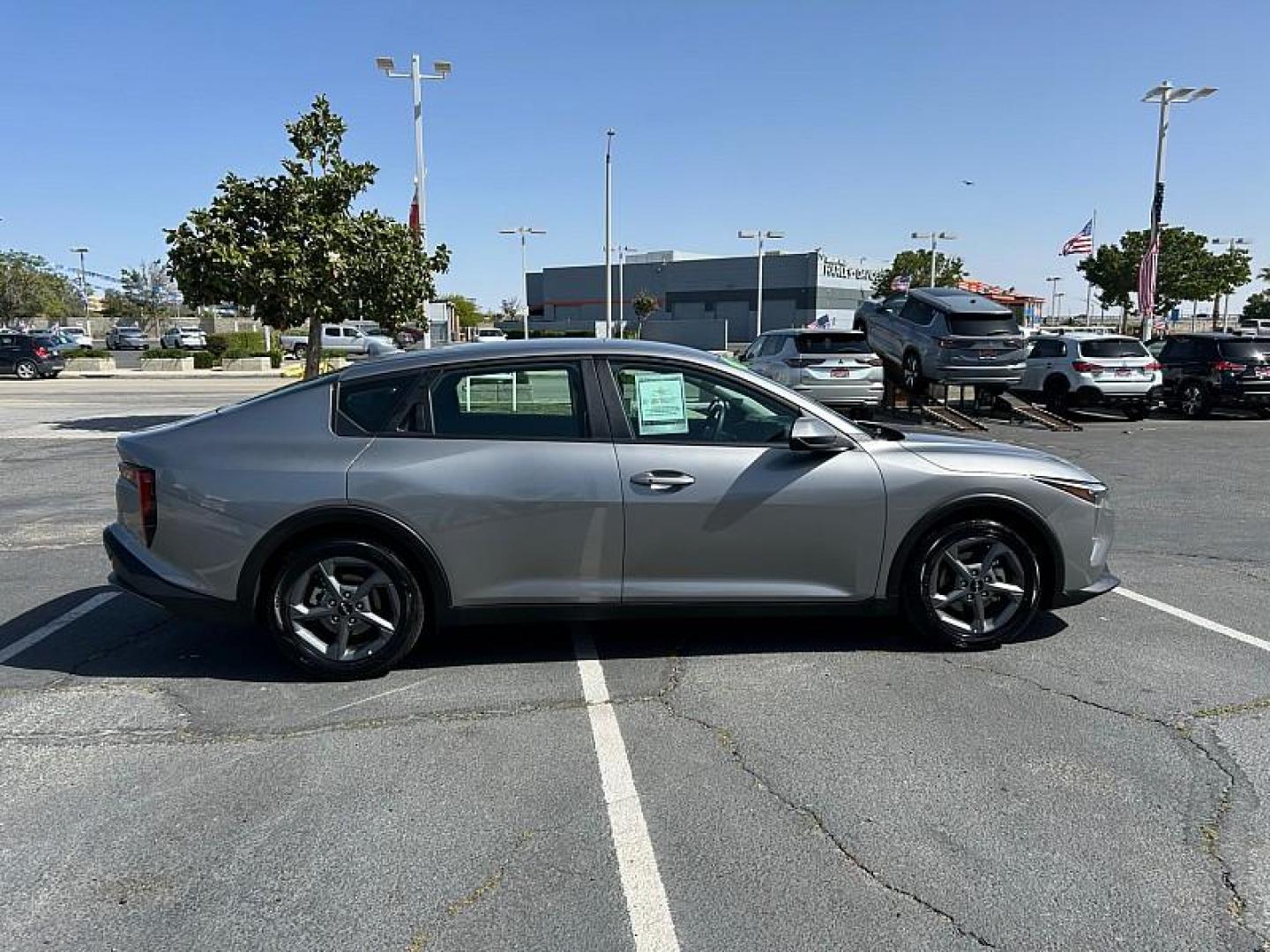 2025 GRAY Kia K4 (3KPFT4DEXSE) with an 4-Cyl 2.0 Liter engine, Automatic IVT transmission, located at 412 Auto Vista Drive, Palmdale, CA, 93551, (661) 945-0620, 34.592636, -118.136681 - Photo#7