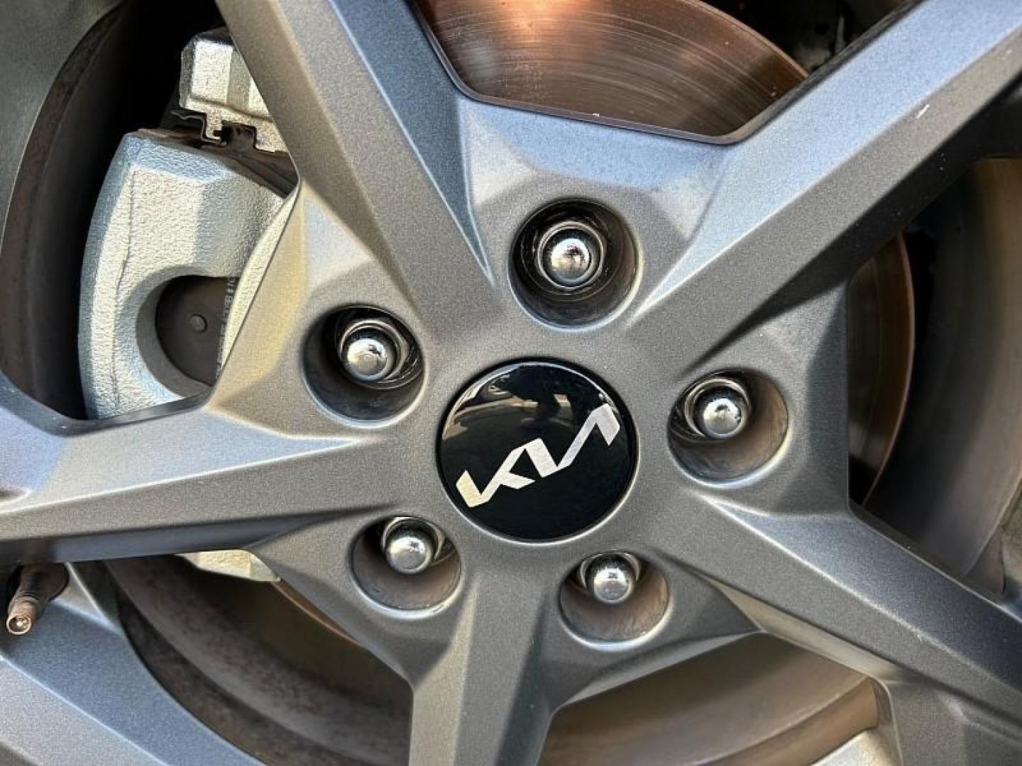 2025 GRAY Kia K4 (3KPFT4DEXSE) with an 4-Cyl 2.0 Liter engine, Automatic IVT transmission, located at 412 Auto Vista Drive, Palmdale, CA, 93551, (661) 945-0620, 34.592636, -118.136681 - Photo#14