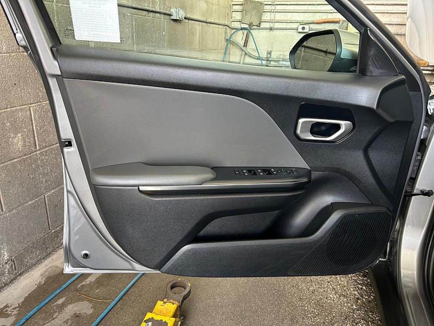 2025 GRAY Kia K4 (3KPFT4DEXSE) with an 4-Cyl 2.0 Liter engine, Automatic IVT transmission, located at 412 Auto Vista Drive, Palmdale, CA, 93551, (661) 945-0620, 34.592636, -118.136681 - Photo#16