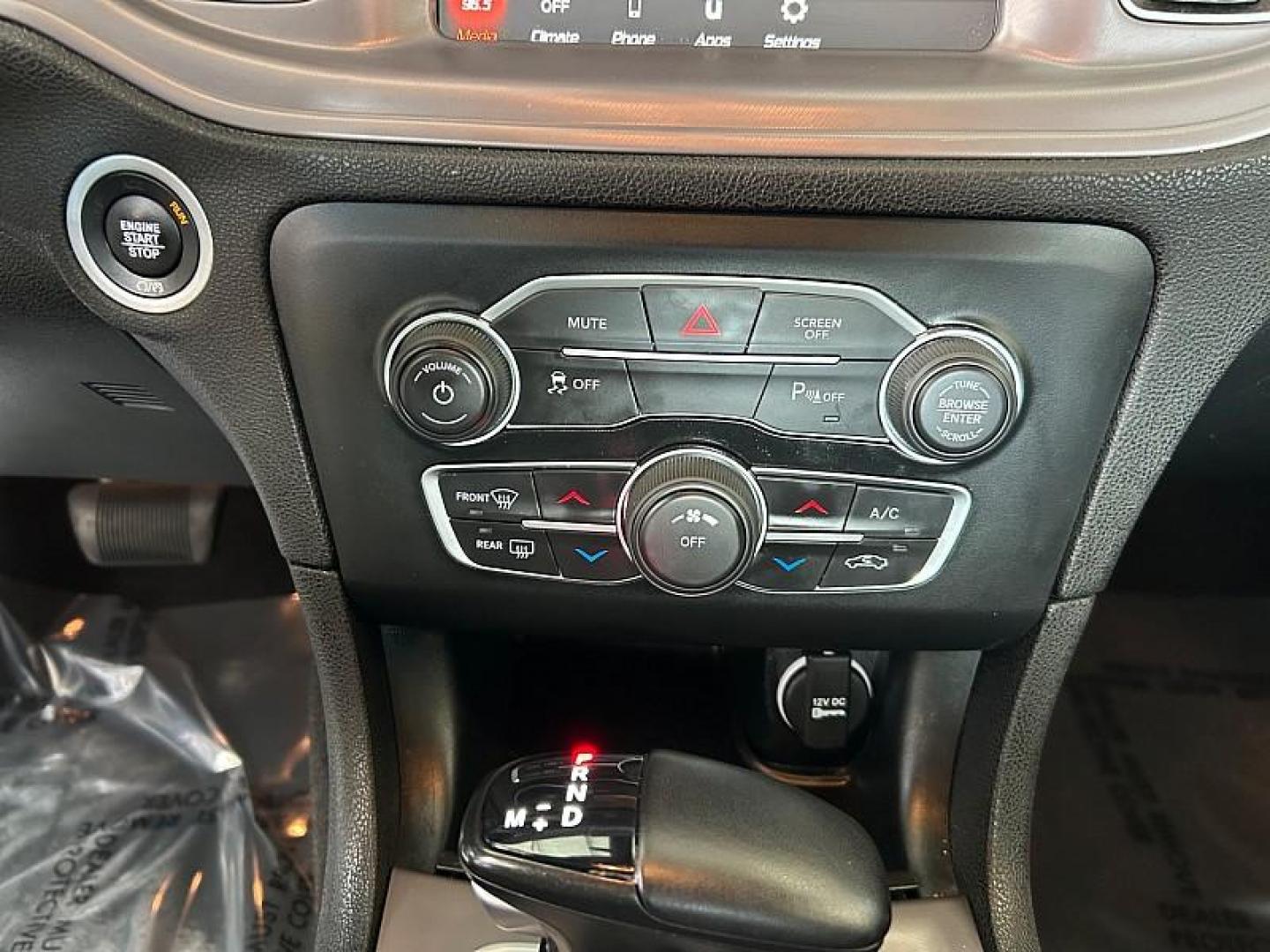 2023 WHITE Dodge Charger (2C3CDXBG1PH) with an V6 3.6 Liter engine, Automatic 8-Spd w/AutoStick transmission, located at 412 Auto Vista Drive, Palmdale, CA, 93551, (661) 945-0620, 34.592636, -118.136681 - Photo#13