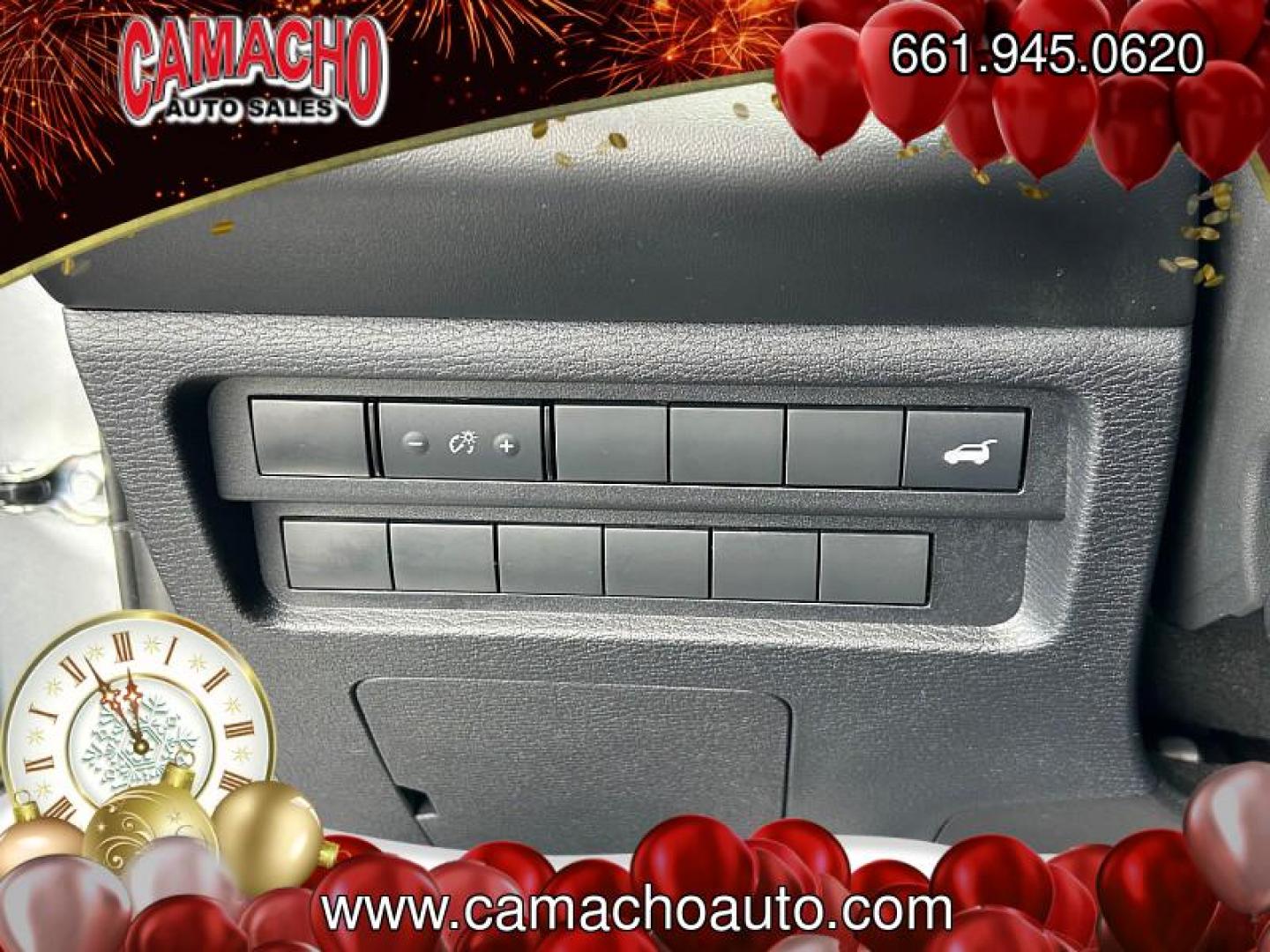 2025 SILVER Mitsubishi Outlander (JA4J3VA84SZ) with an 4-Cyl 2.5 Liter engine, Automatic CVT transmission, located at 412 Auto Vista Drive, Palmdale, CA, 93551, (661) 945-0620, 34.592636, -118.136681 - Photo#11