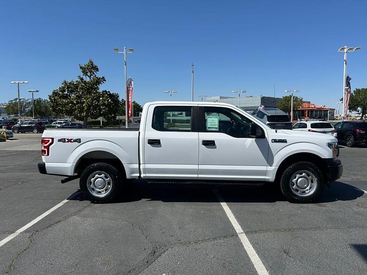 2018 WHITE Ford F-150 4WD (1FTEW1EP6JK) with an V6 EcoBoost TT 2.7L engine, Automatic transmission, located at 412 Auto Vista Drive, Palmdale, CA, 93551, (661) 945-0620, 34.592636, -118.136681 - Photo#4