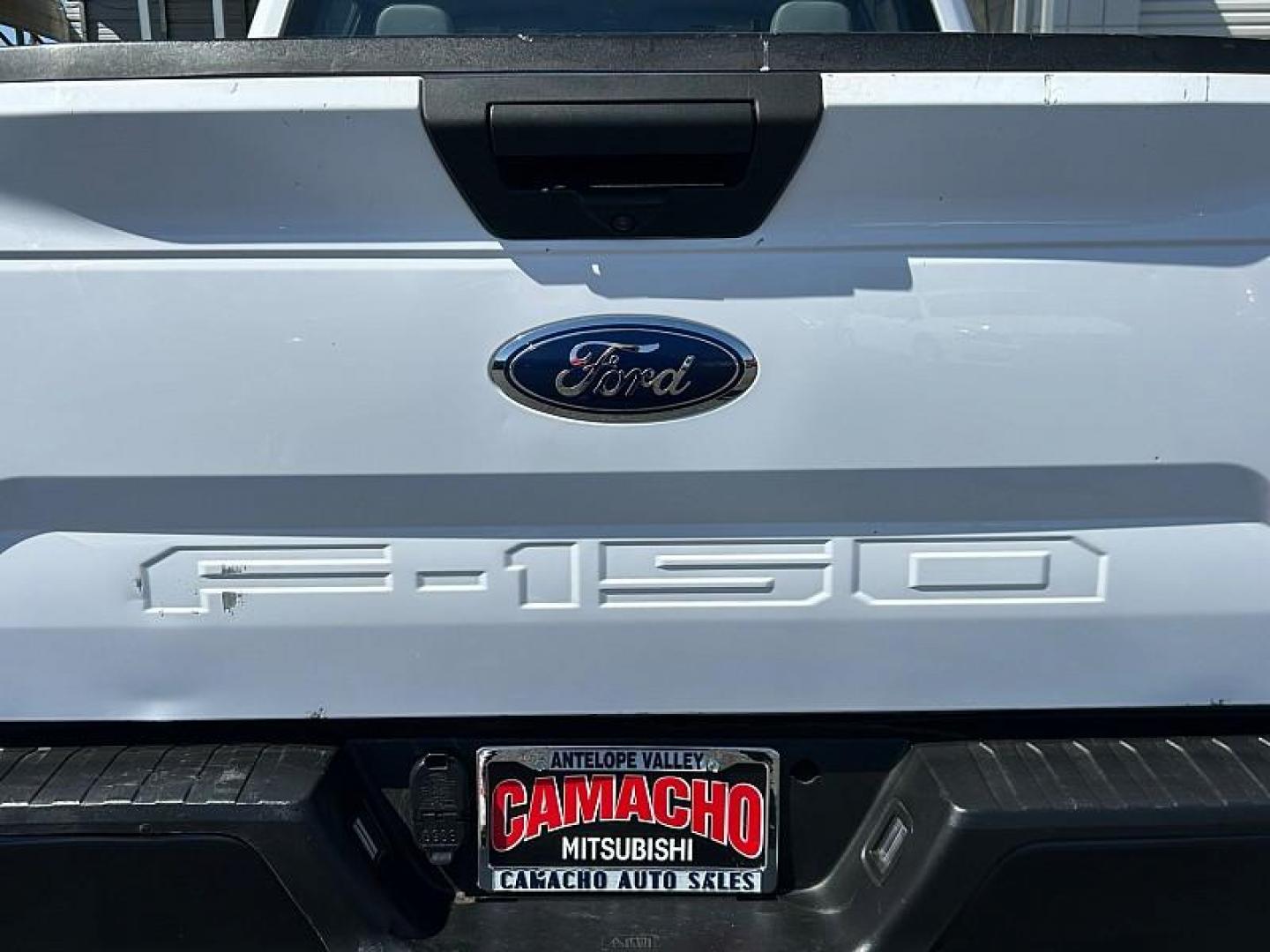 2018 WHITE Ford F-150 4WD (1FTEW1EP6JK) with an V6 EcoBoost TT 2.7L engine, Automatic transmission, located at 412 Auto Vista Drive, Palmdale, CA, 93551, (661) 945-0620, 34.592636, -118.136681 - Photo#12