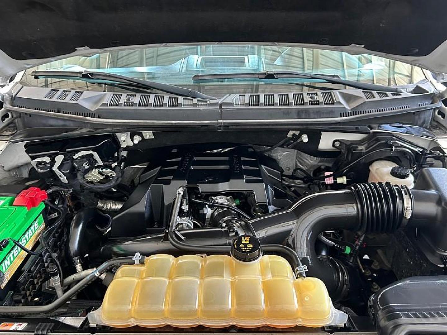 2018 WHITE Ford F-150 4WD (1FTEW1EP6JK) with an V6 EcoBoost TT 2.7L engine, Automatic transmission, located at 412 Auto Vista Drive, Palmdale, CA, 93551, (661) 945-0620, 34.592636, -118.136681 - Photo#30