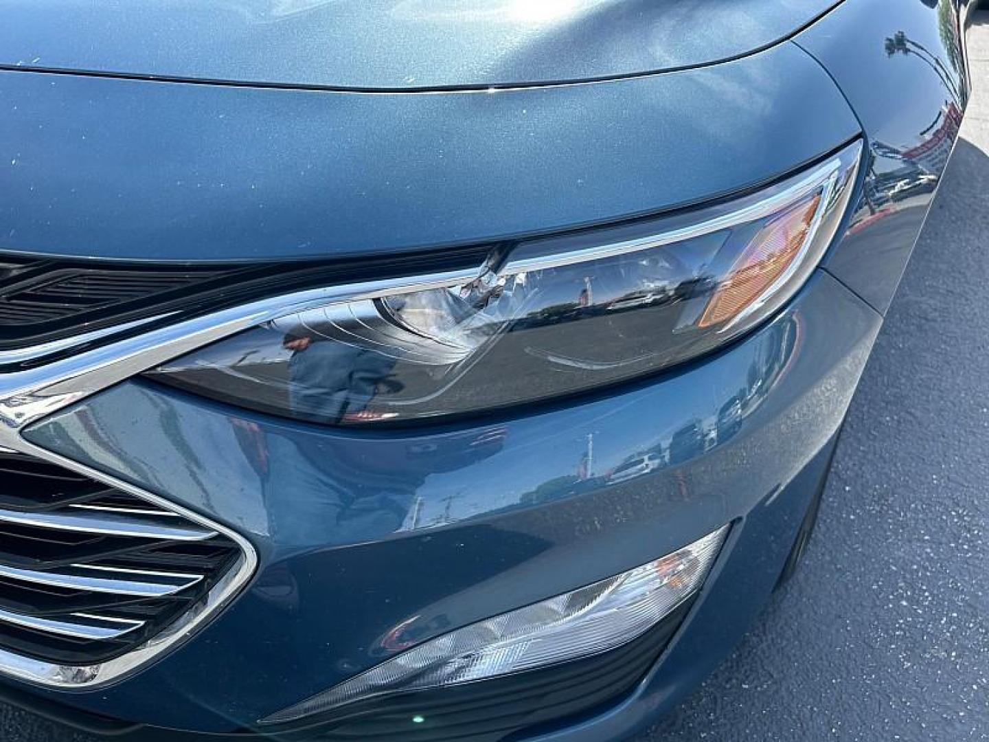 2018 GRAY Chevrolet Tahoe (1GNSKAEC8JR) with an V8 EcoTec3 5.3 Liter engine, Auto 6-Spd Overdrive transmission, located at 412 Auto Vista Drive, Palmdale, CA, 93551, (661) 945-0620, 34.592636, -118.136681 - Photo#3