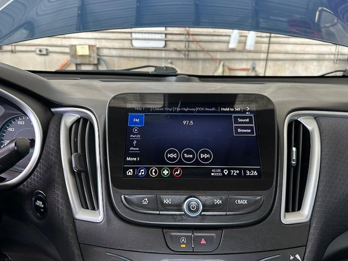 2018 GRAY Chevrolet Tahoe (1GNSKAEC8JR) with an V8 EcoTec3 5.3 Liter engine, Auto 6-Spd Overdrive transmission, located at 412 Auto Vista Drive, Palmdale, CA, 93551, (661) 945-0620, 34.592636, -118.136681 - Photo#10