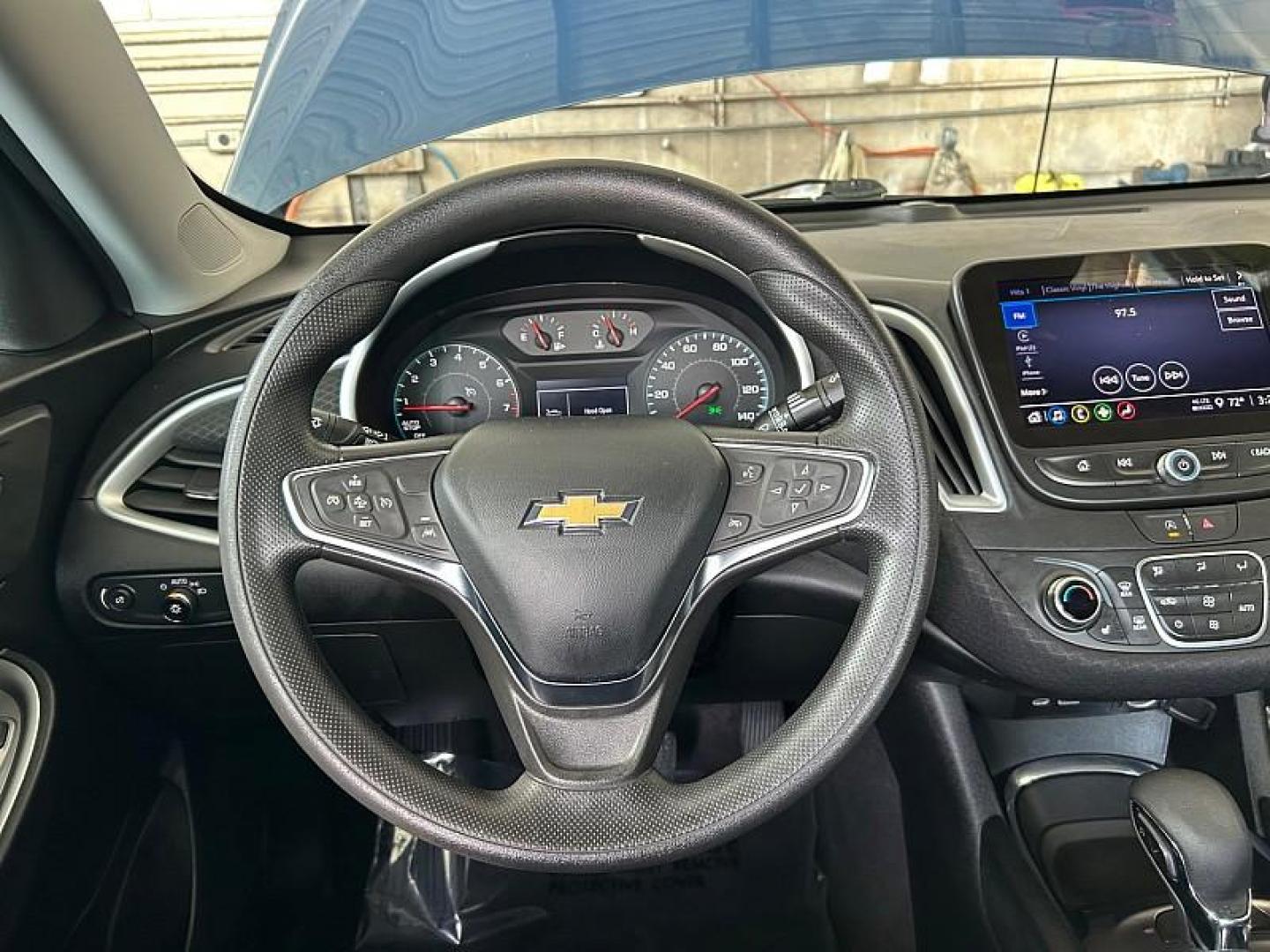 2018 GRAY Chevrolet Tahoe (1GNSKAEC8JR) with an V8 EcoTec3 5.3 Liter engine, Auto 6-Spd Overdrive transmission, located at 412 Auto Vista Drive, Palmdale, CA, 93551, (661) 945-0620, 34.592636, -118.136681 - Photo#11