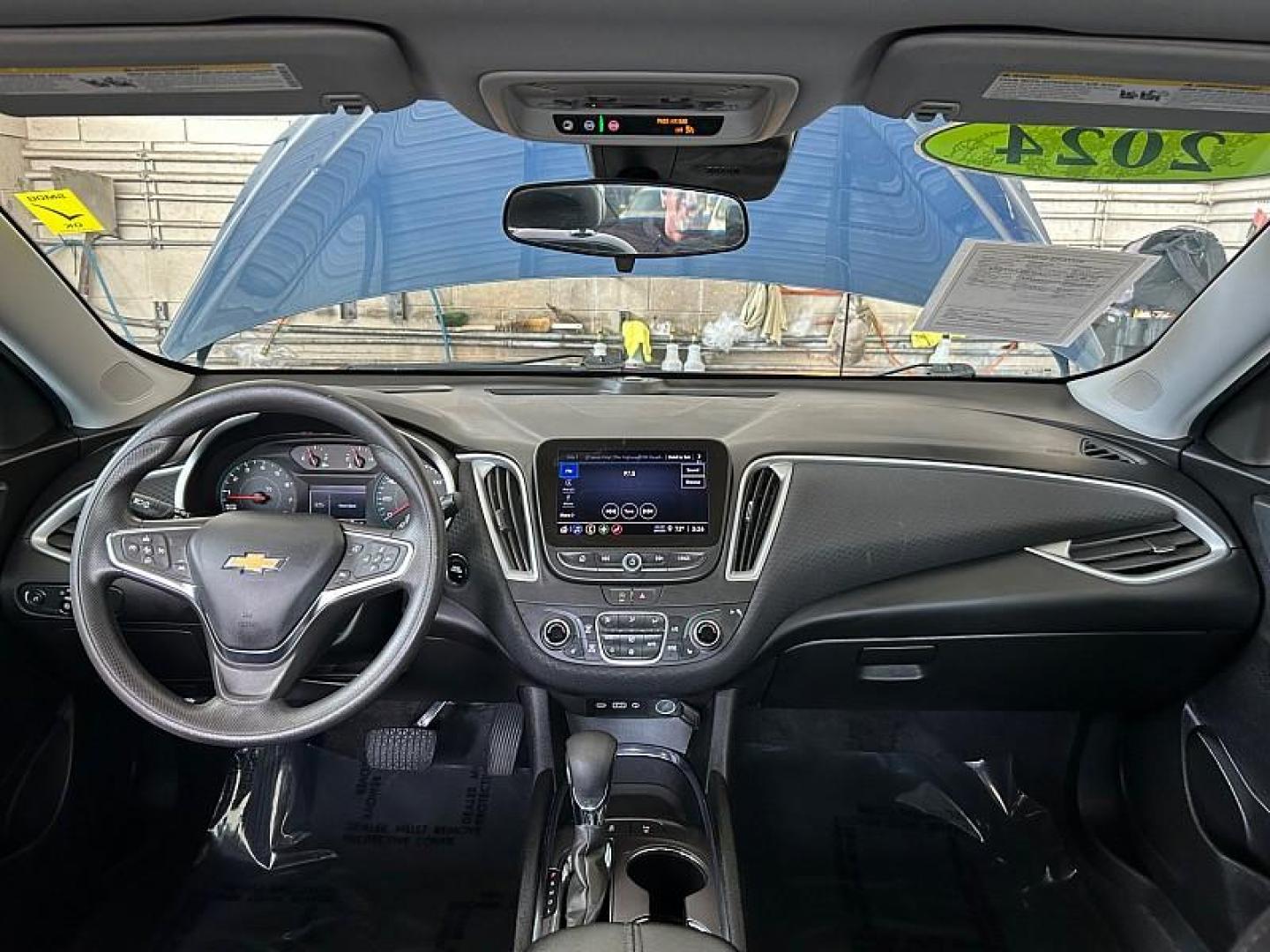 2018 GRAY Chevrolet Tahoe (1GNSKAEC8JR) with an V8 EcoTec3 5.3 Liter engine, Auto 6-Spd Overdrive transmission, located at 412 Auto Vista Drive, Palmdale, CA, 93551, (661) 945-0620, 34.592636, -118.136681 - Photo#12