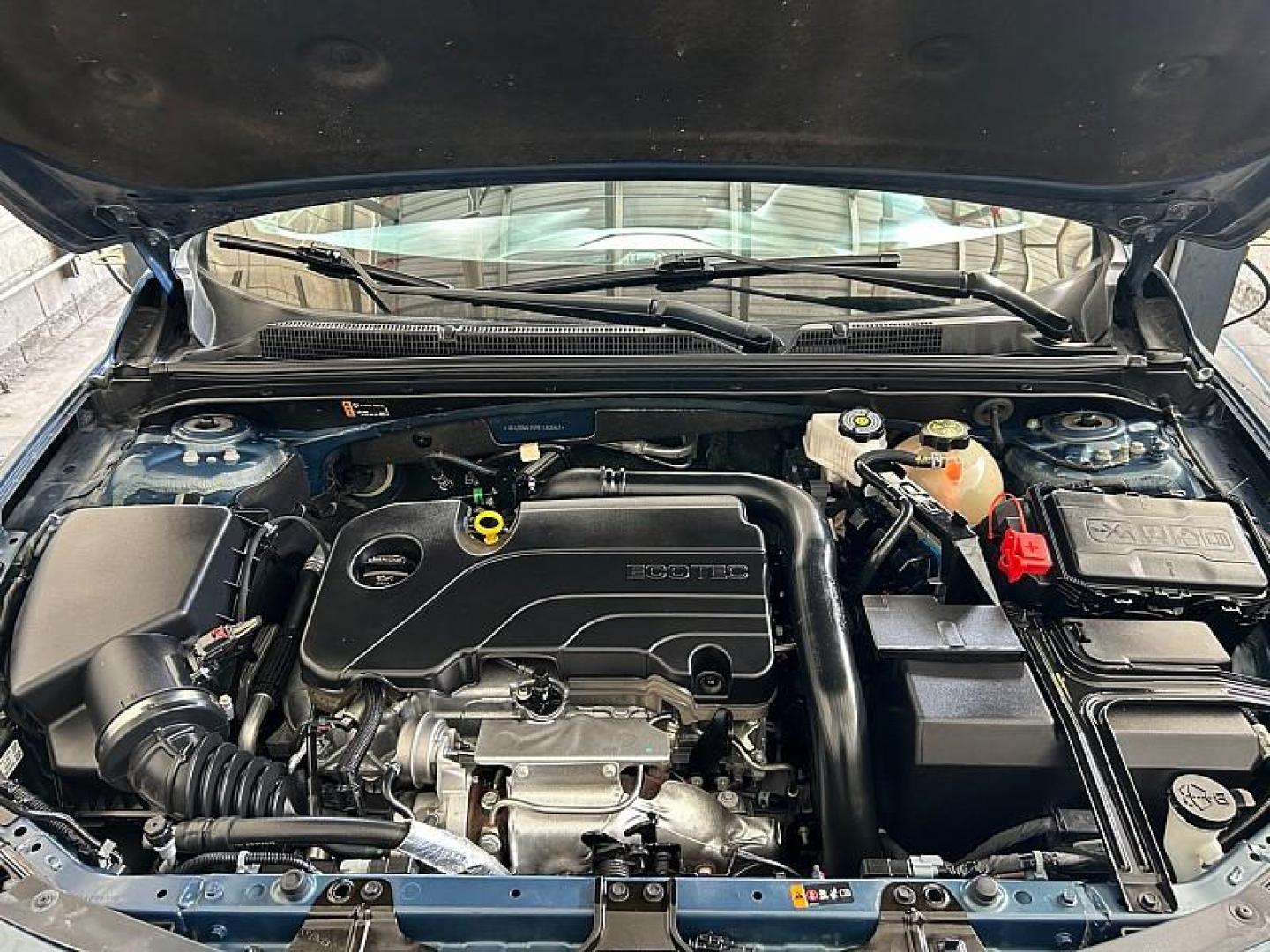 2018 GRAY Chevrolet Tahoe (1GNSKAEC8JR) with an V8 EcoTec3 5.3 Liter engine, Auto 6-Spd Overdrive transmission, located at 412 Auto Vista Drive, Palmdale, CA, 93551, (661) 945-0620, 34.592636, -118.136681 - Photo#19