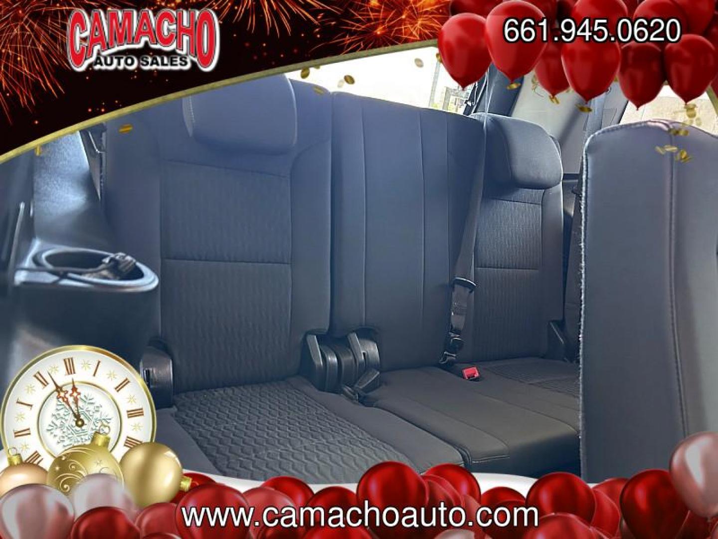 2018 GRAY Chevrolet Tahoe (1GNSKAEC8JR) with an V8 EcoTec3 5.3 Liter engine, Auto 6-Spd Overdrive transmission, located at 412 Auto Vista Drive, Palmdale, CA, 93551, (661) 945-0620, 34.592636, -118.136681 - Photo#24