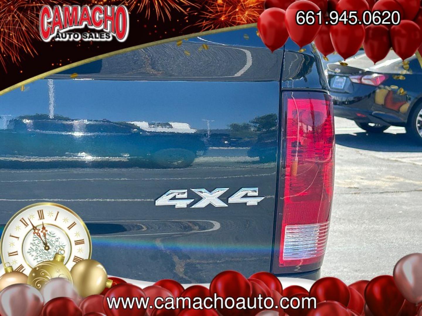2017 BLACK Ram 1500 4WD (3C6RR7LTXHG) with an V8 HEMI 5.7 Liter engine, Automatic 8-Spd transmission, located at 412 Auto Vista Drive, Palmdale, CA, 93551, (661) 945-0620, 34.592636, -118.136681 - Photo#12
