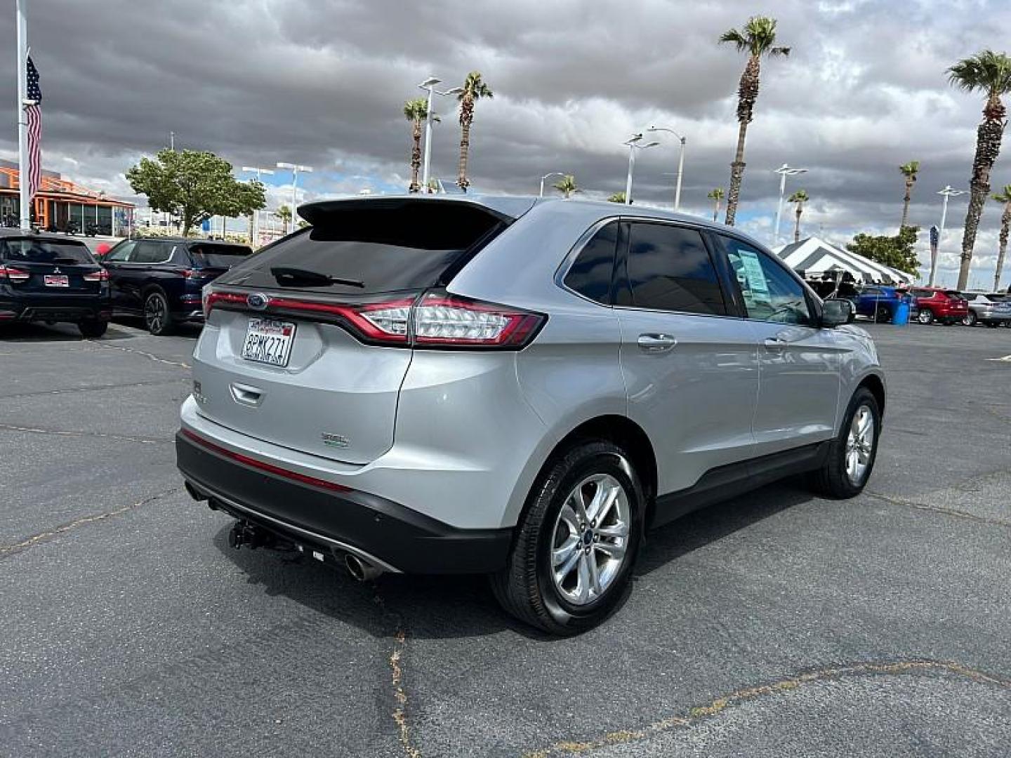 2018 GRAY Ford Edge (2FMPK3J93JB) with an 4-Cyl EcoBoost 2.0L engine, Auto 6-Spd SelShft transmission, located at 412 Auto Vista Drive, Palmdale, CA, 93551, (661) 945-0620, 34.592636, -118.136681 - Photo#3