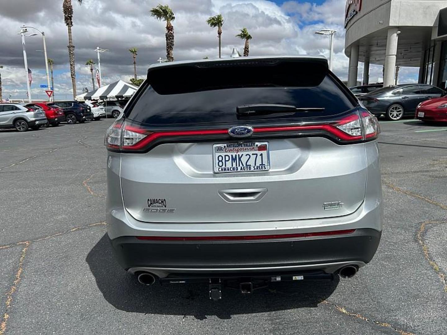 2018 GRAY Ford Edge (2FMPK3J93JB) with an 4-Cyl EcoBoost 2.0L engine, Auto 6-Spd SelShft transmission, located at 412 Auto Vista Drive, Palmdale, CA, 93551, (661) 945-0620, 34.592636, -118.136681 - Photo#4