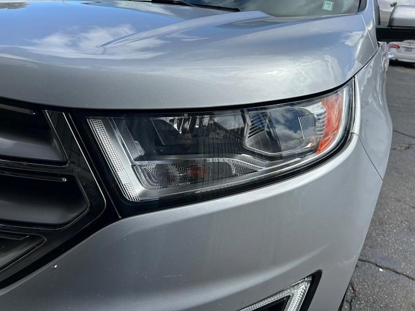 2018 GRAY Ford Edge (2FMPK3J93JB) with an 4-Cyl EcoBoost 2.0L engine, Auto 6-Spd SelShft transmission, located at 412 Auto Vista Drive, Palmdale, CA, 93551, (661) 945-0620, 34.592636, -118.136681 - Photo#9