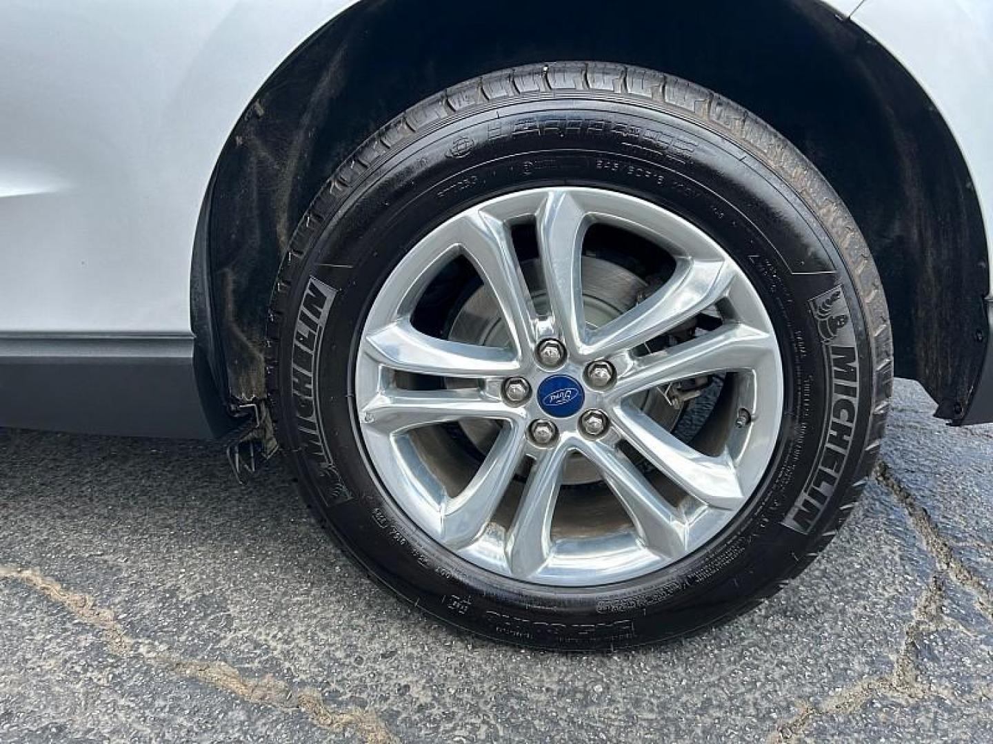 2018 GRAY Ford Edge (2FMPK3J93JB) with an 4-Cyl EcoBoost 2.0L engine, Auto 6-Spd SelShft transmission, located at 412 Auto Vista Drive, Palmdale, CA, 93551, (661) 945-0620, 34.592636, -118.136681 - Photo#13